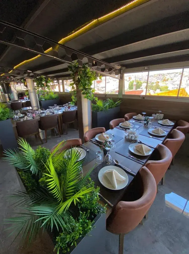 Restaurant/places to eat in Yucel Hotel Restaurant/places to eat in Yucel Hotel