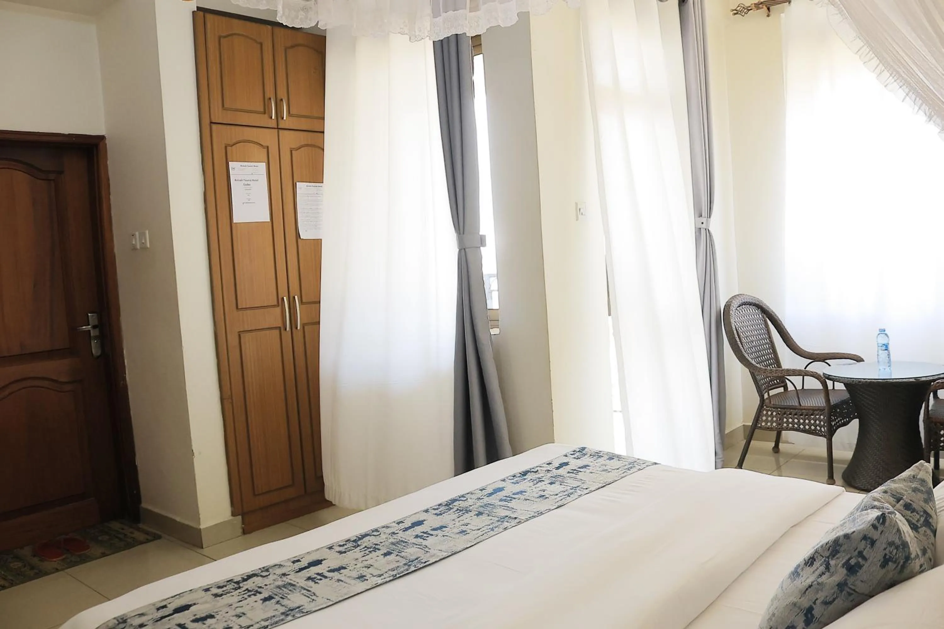 Bedroom, Bed in Reinah Tourist Hotel