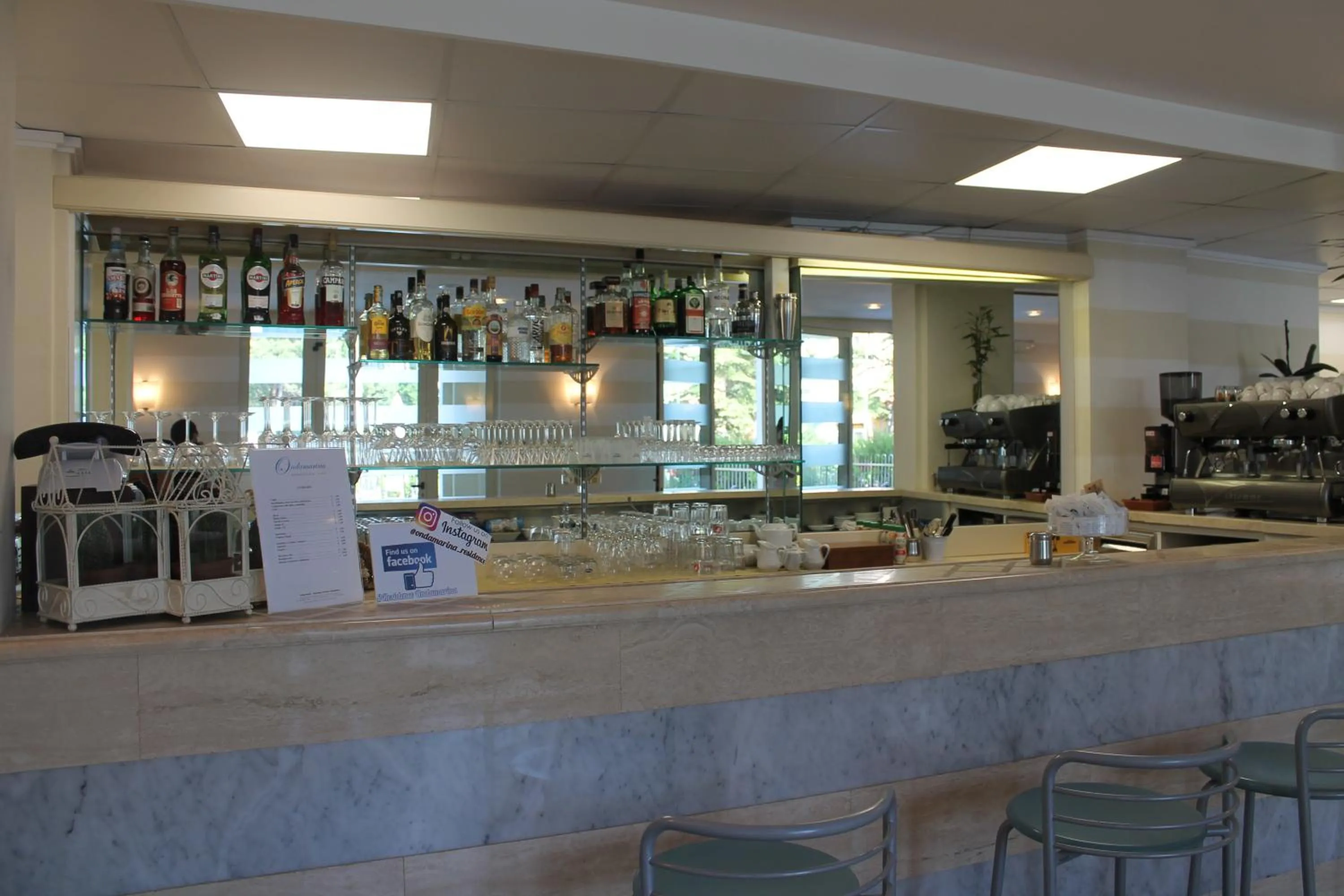 Lounge or bar in Onda Marina Residence Rta