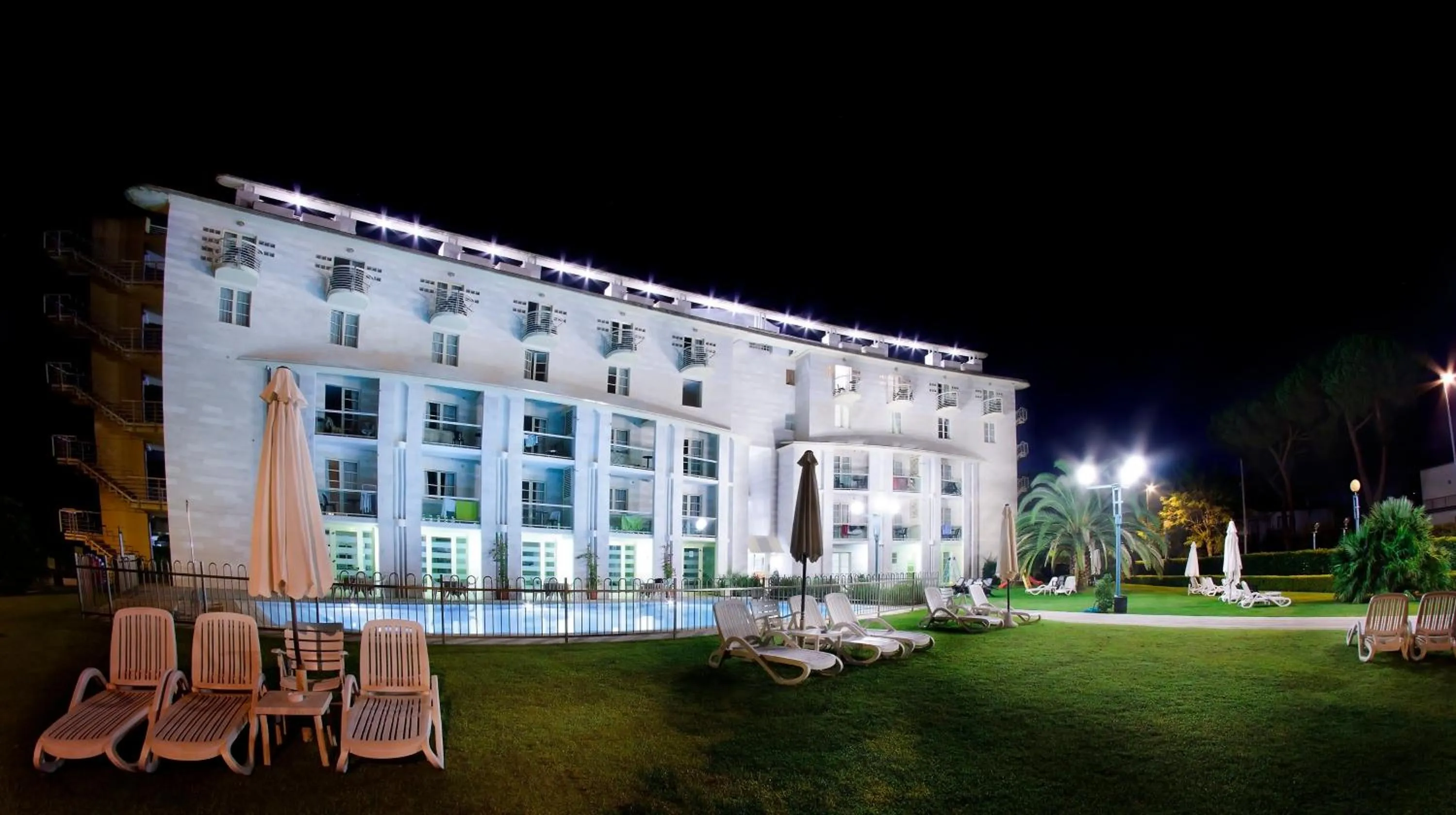 Facade/entrance in Onda Marina Residence Rta