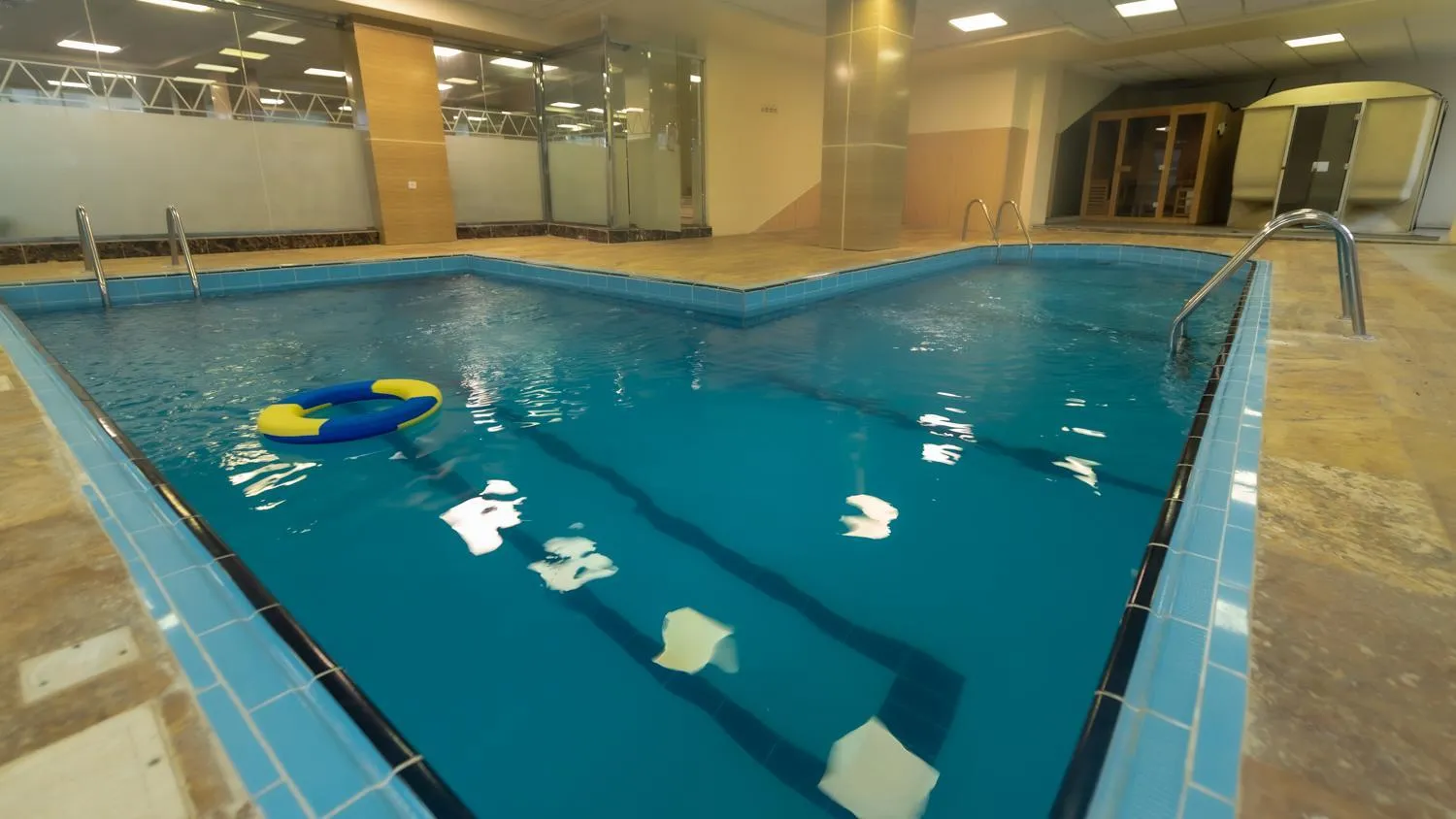 Swimming pool in National Park Hotel