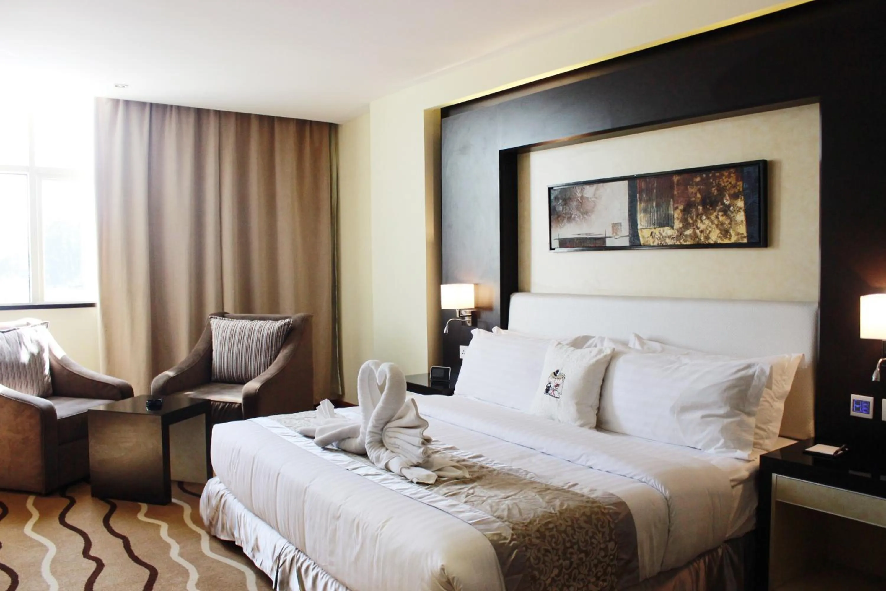 Property building, Bed in National Park Hotel