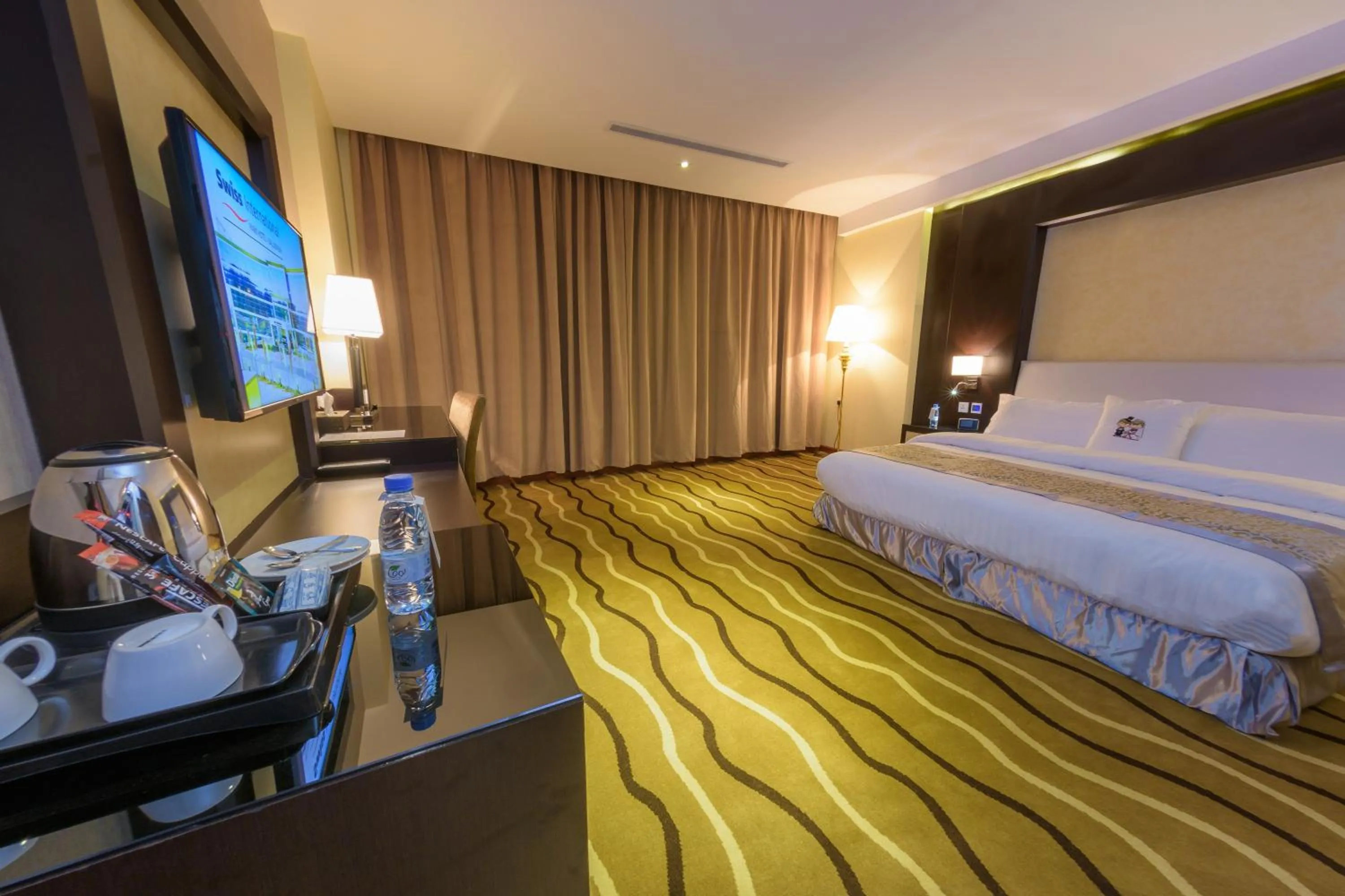 Photo of the whole room, Bed in National Park Hotel