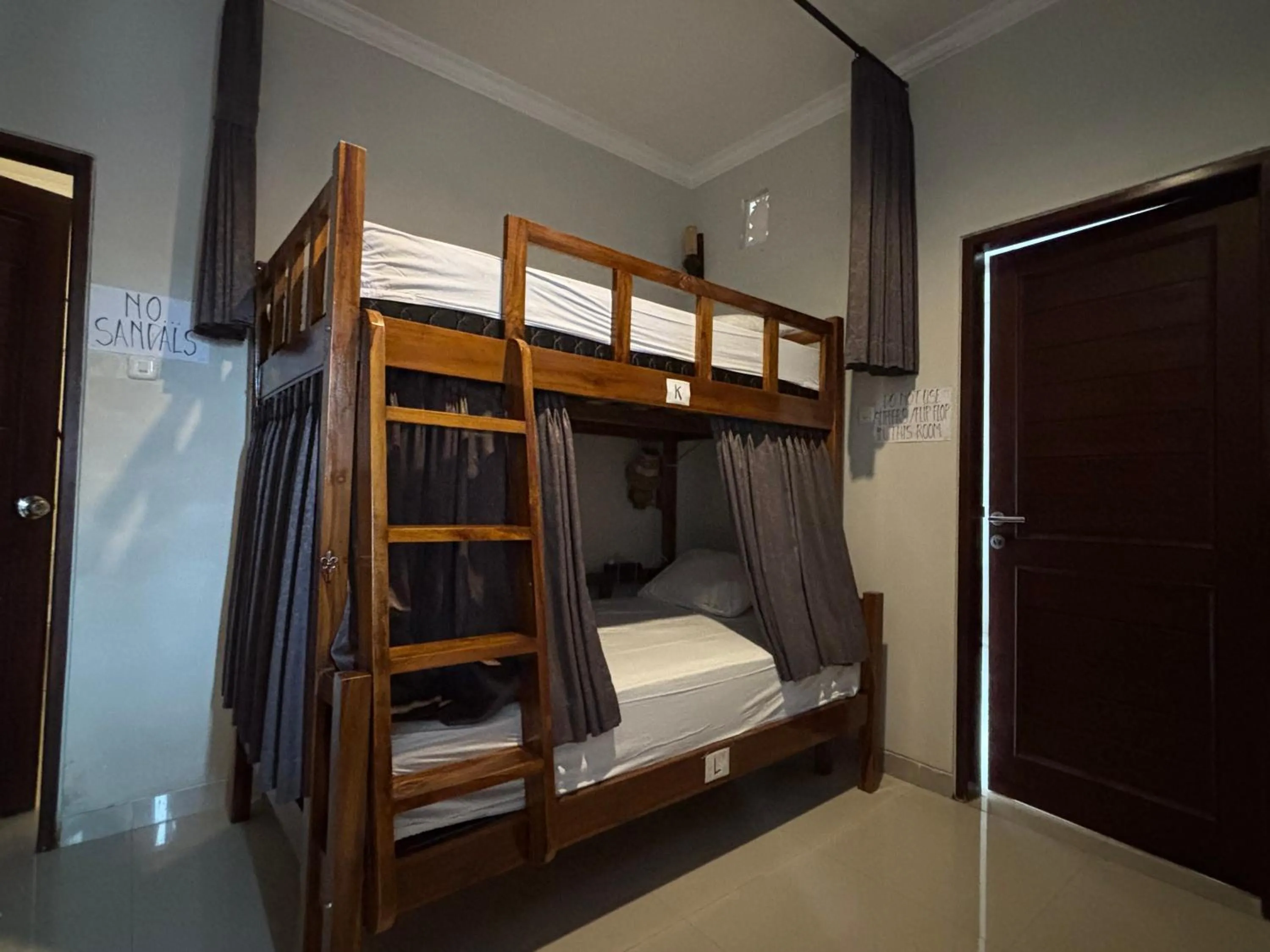 Suwardika Homestay & Dormitory