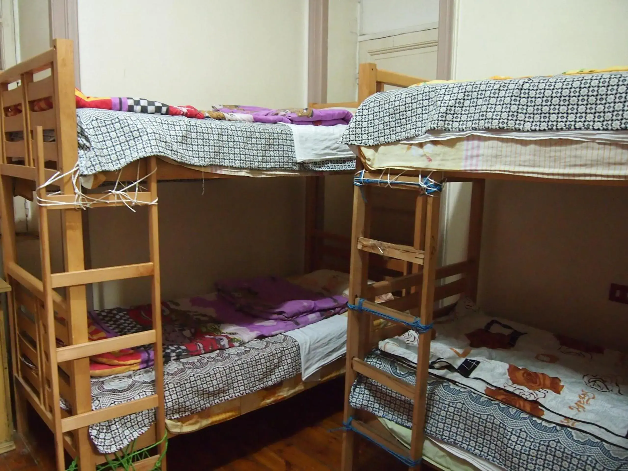 Single Bed in Male Dormitory Room with Shared Bathroom in Venice Hosokawaya Single Bed in Male Dormitory Room with Shared Bathroom in Venice Hosokawaya