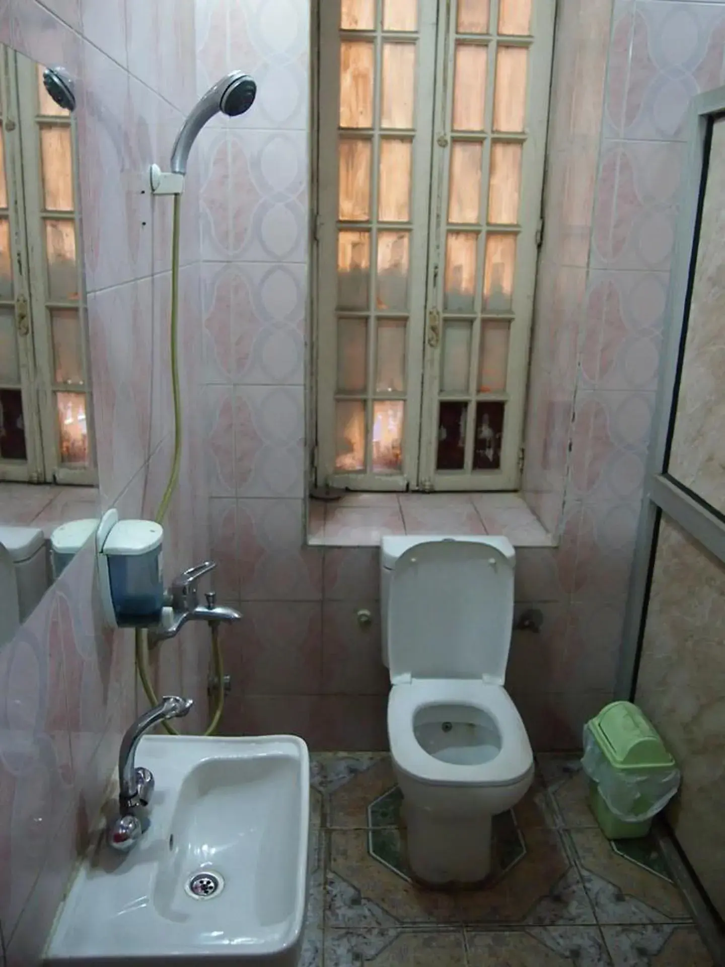 Twin Room with Shared Bathroom in Venice Hosokawaya Twin Room with Shared Bathroom in Venice Hosokawaya