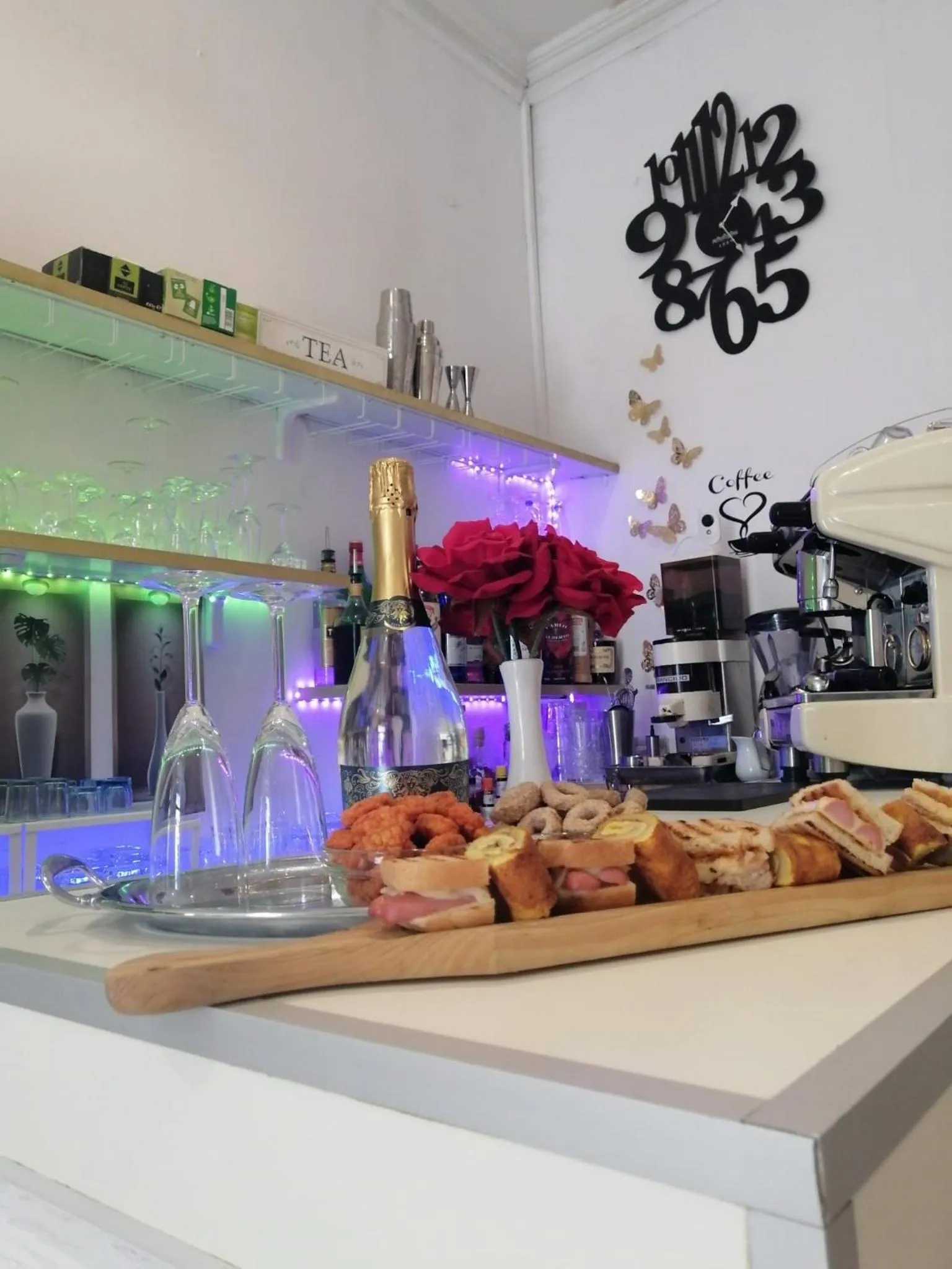 Restaurant/places to eat in Hotel Birillo