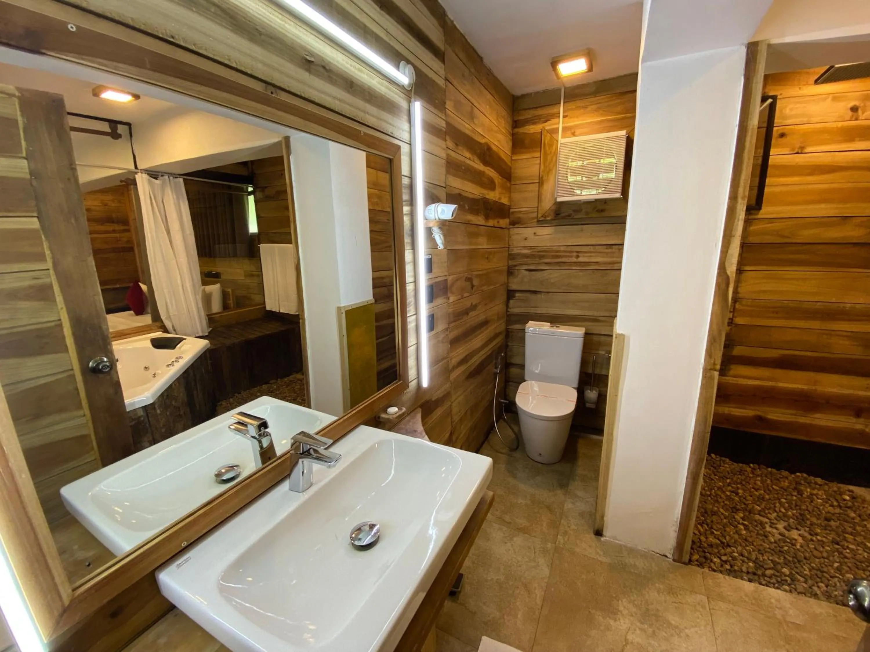 Shower in The Glenrock Wellness Nature Resort