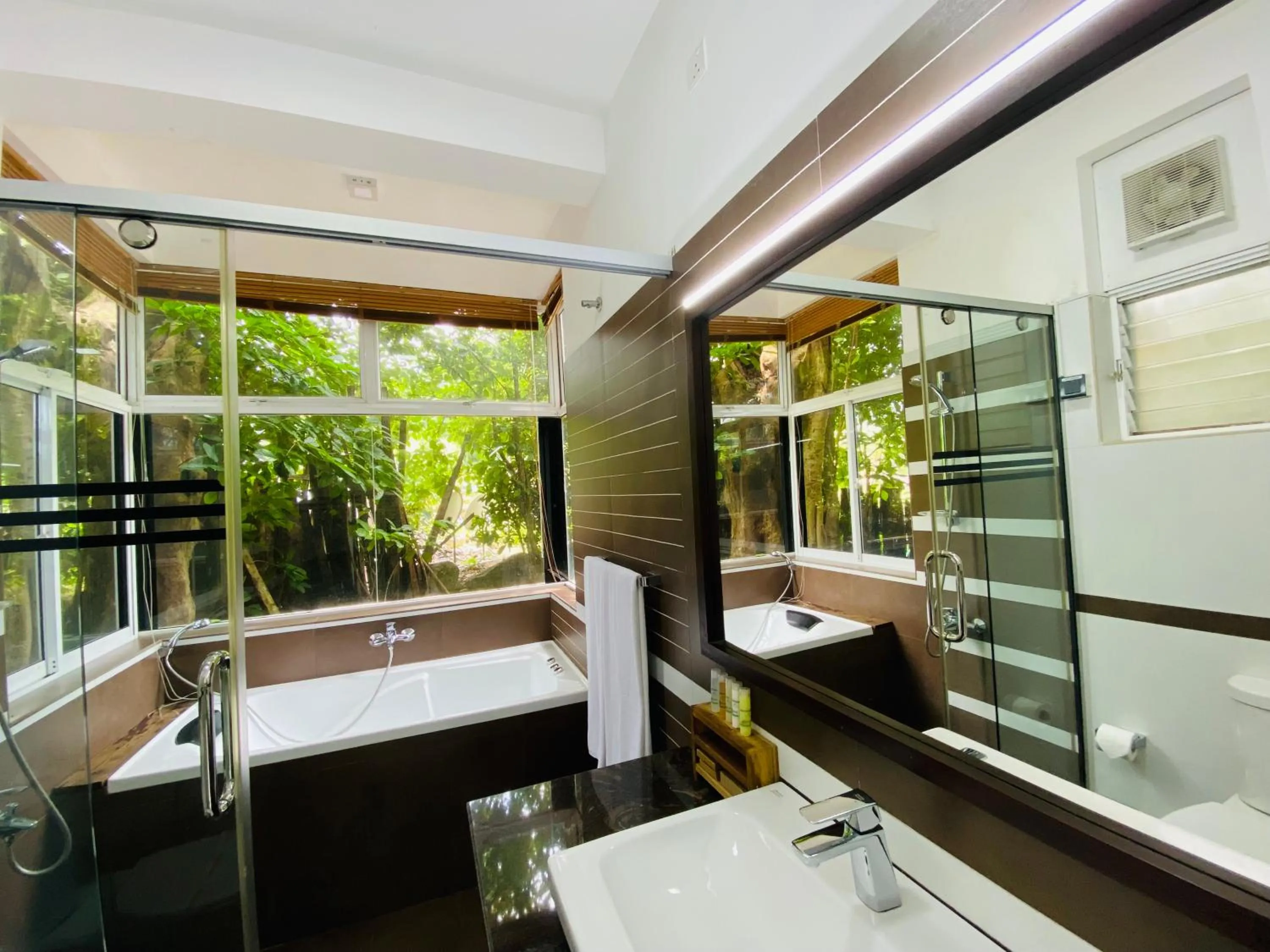 Shower in The Glenrock Wellness Nature Resort