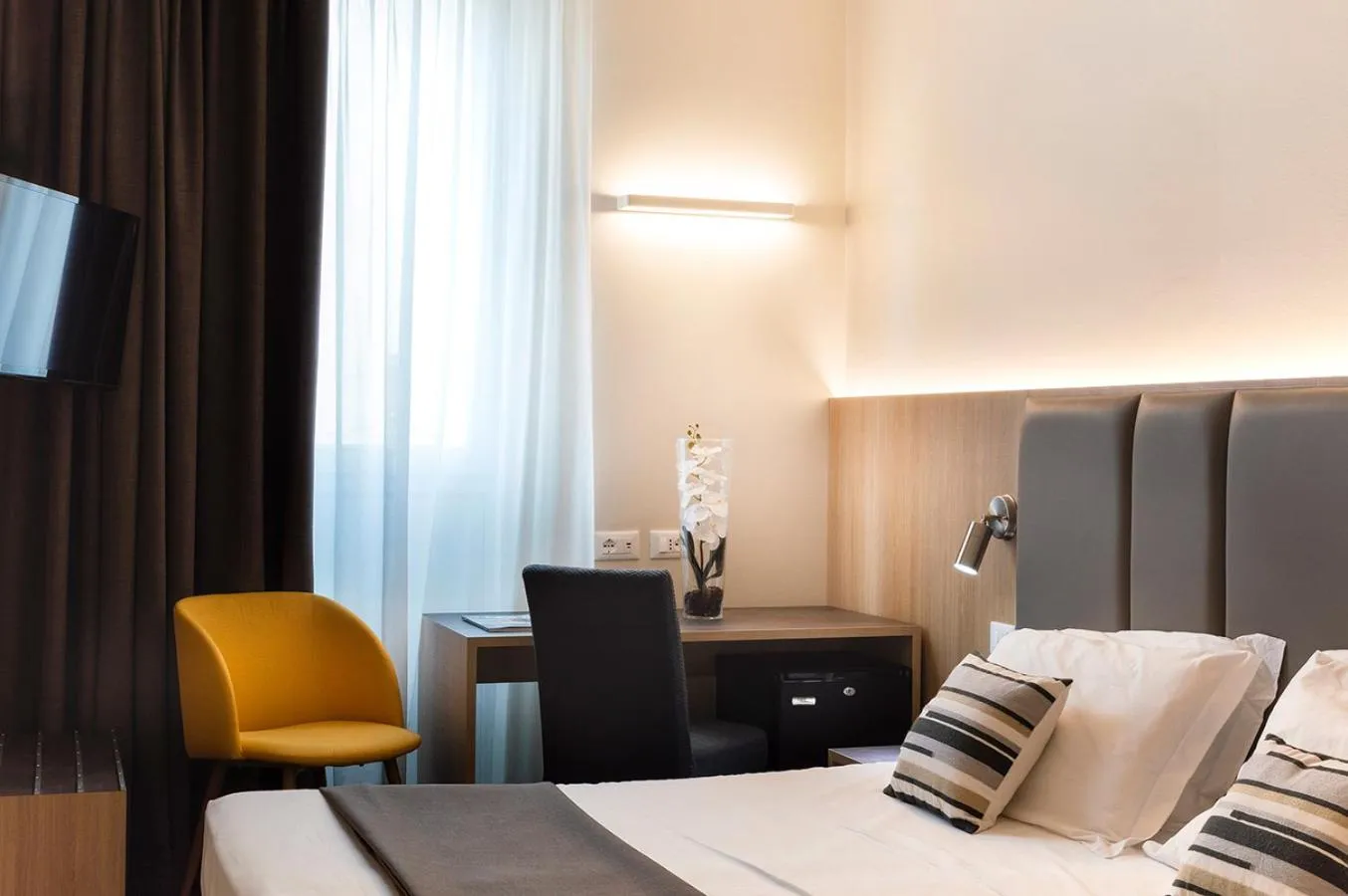 Bedroom, Bed in Hotel Alexander