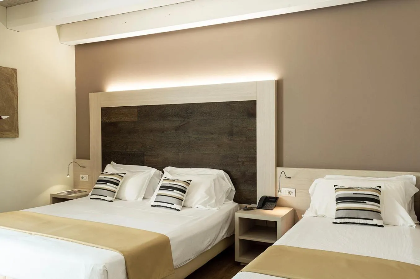 Bedroom, Bed in Hotel Alexander