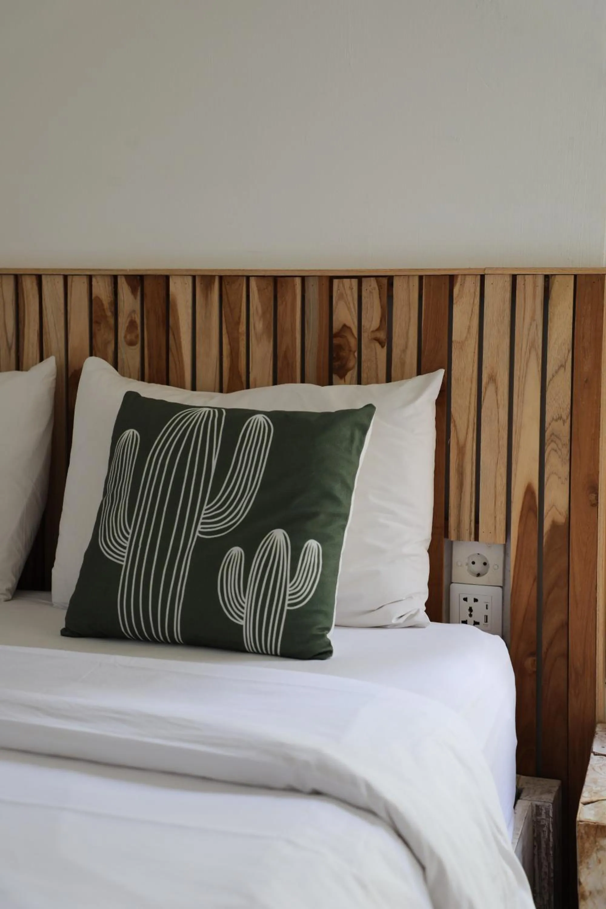 Bed in Villa Tom & Lucie Bingin Beach