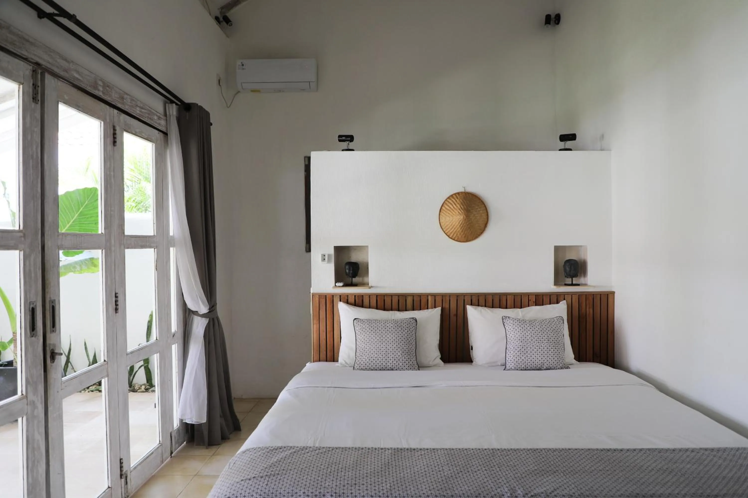 Bed in Villa Tom & Lucie Bingin Beach