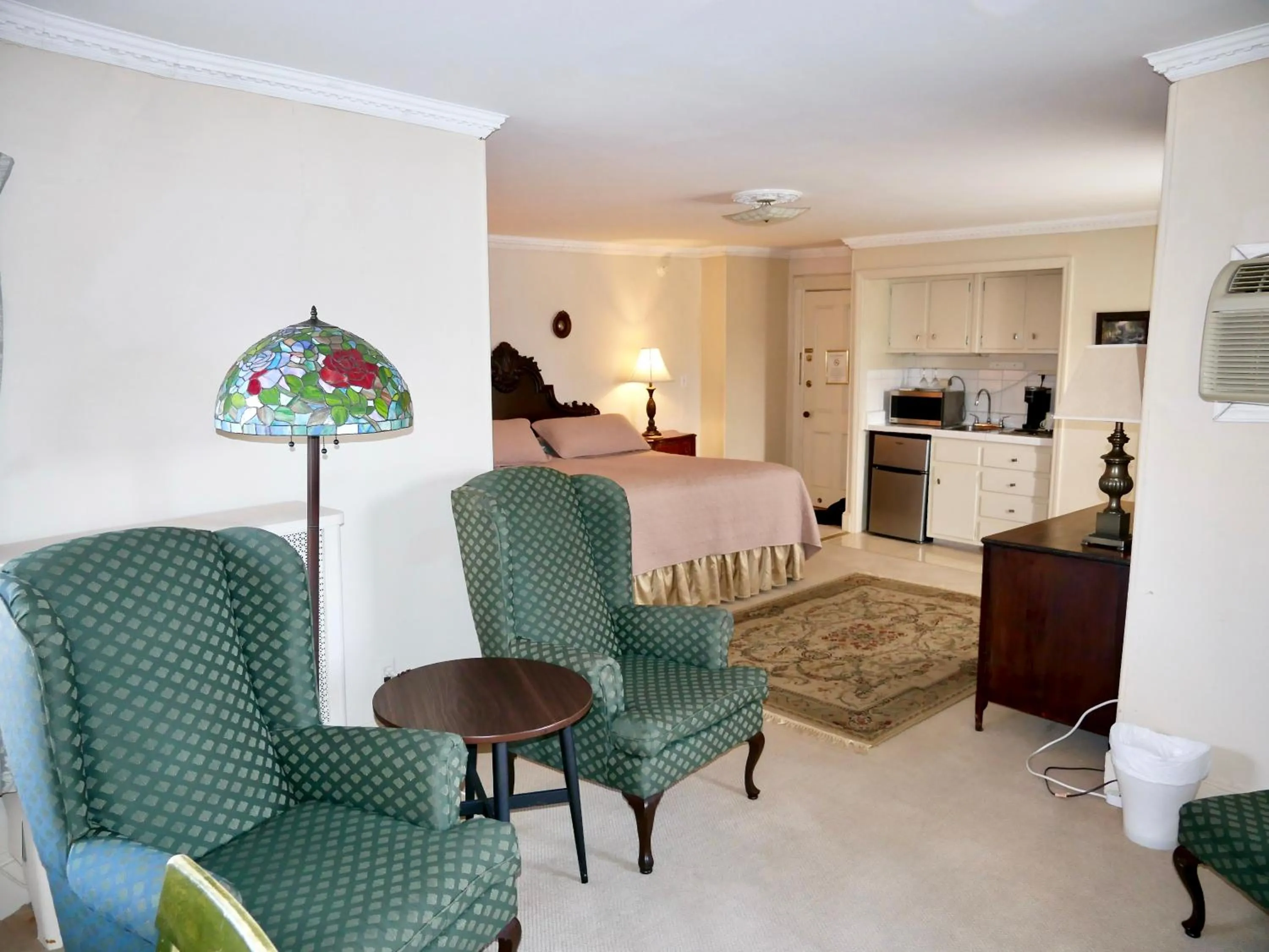 Photo of the whole room in Turkey Hill Inn