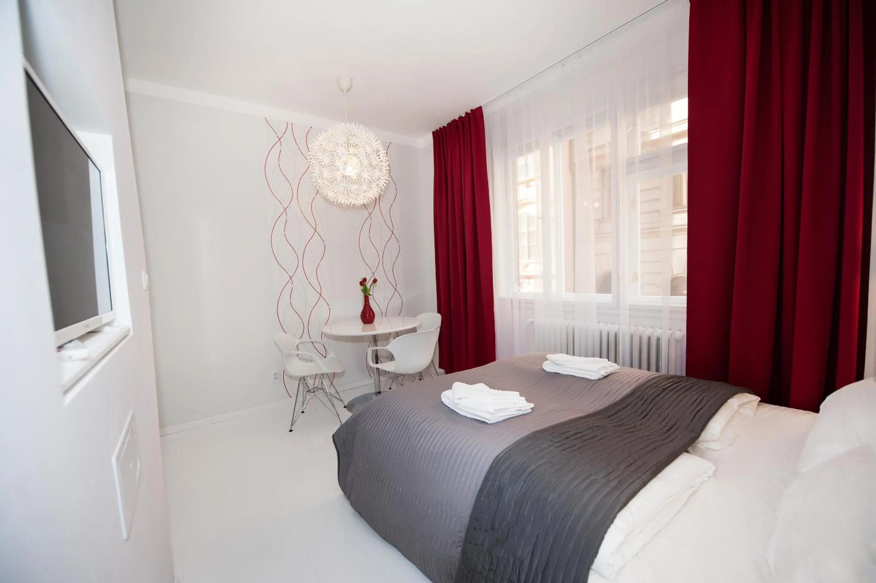 Bedroom, Bed in Honeymoon Ruterra studio