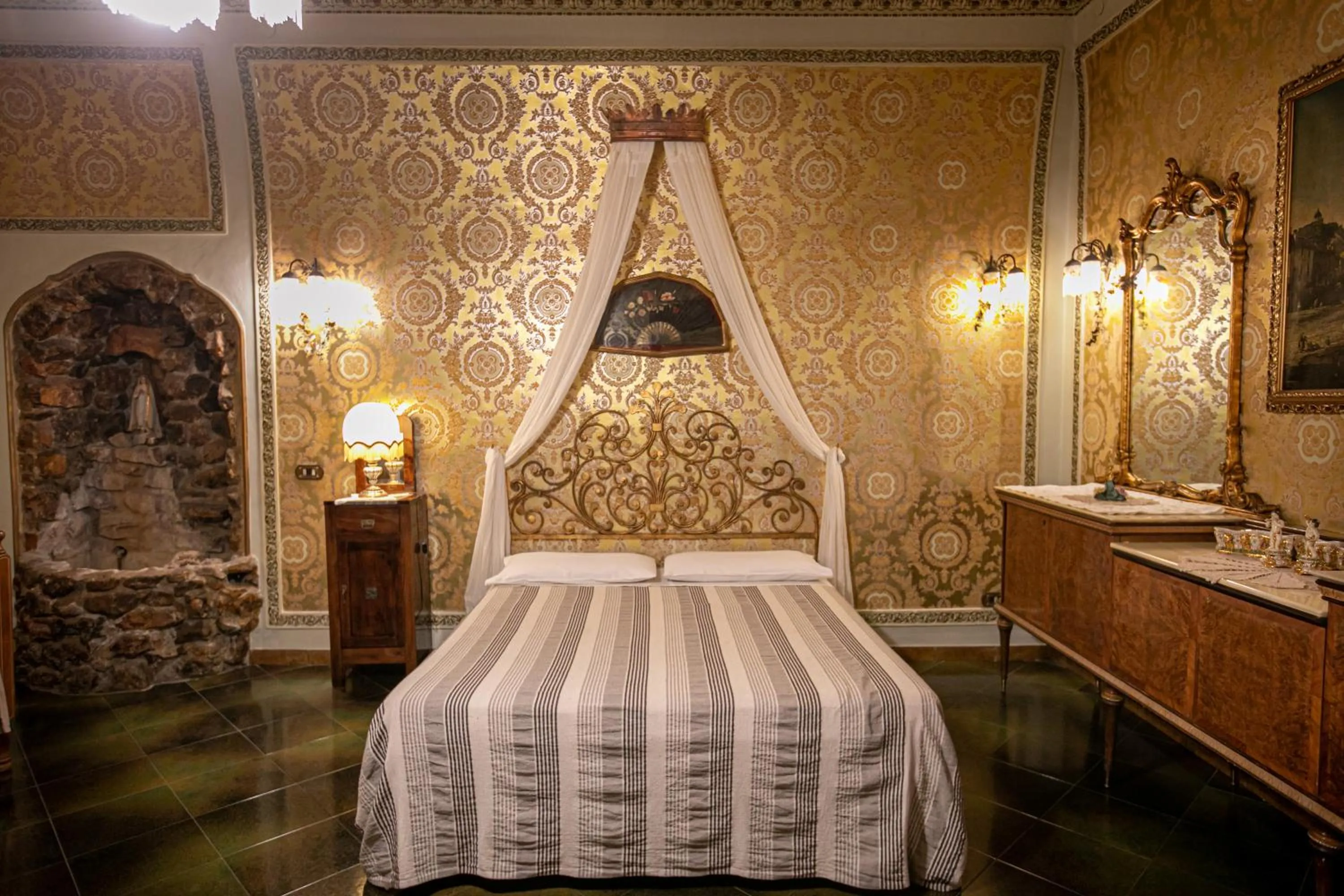 Photo of the whole room, Bed in B&B Savarini