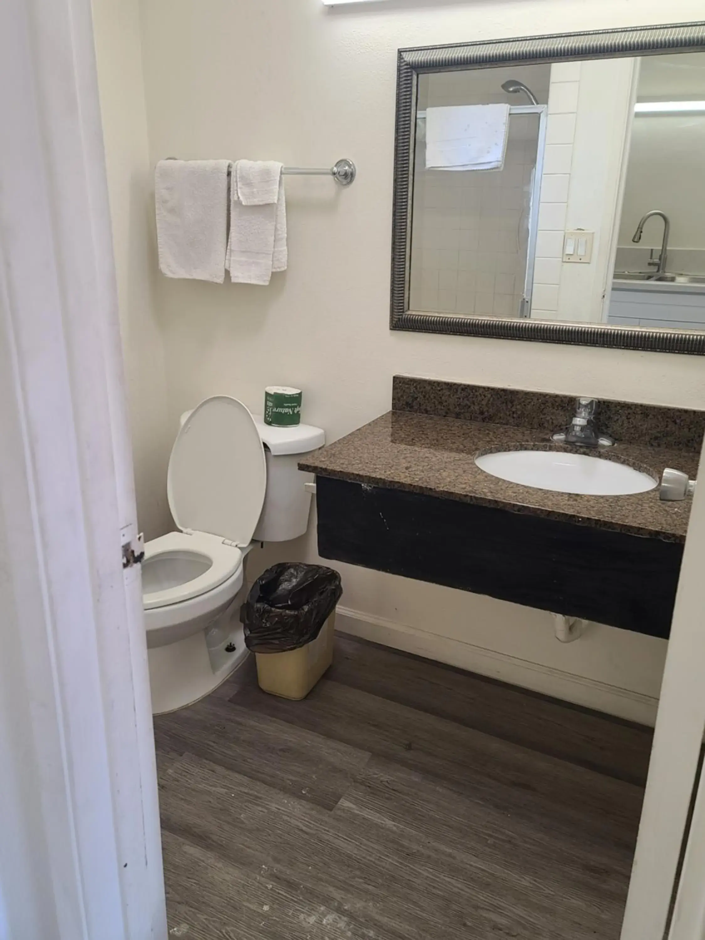 Relax Inn And Suites Relax Inn And Suites