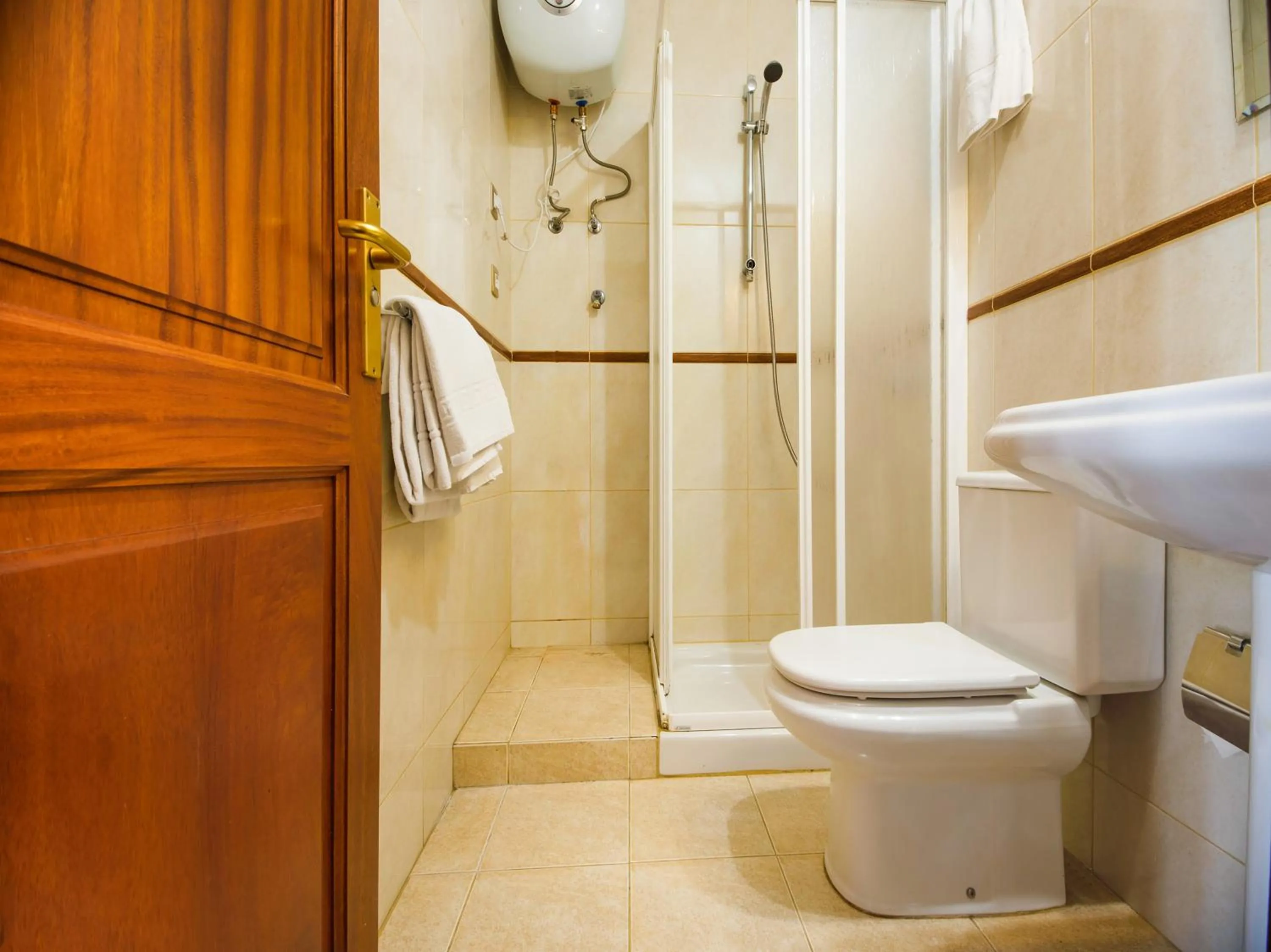 Shower in Miami Santa Catalina