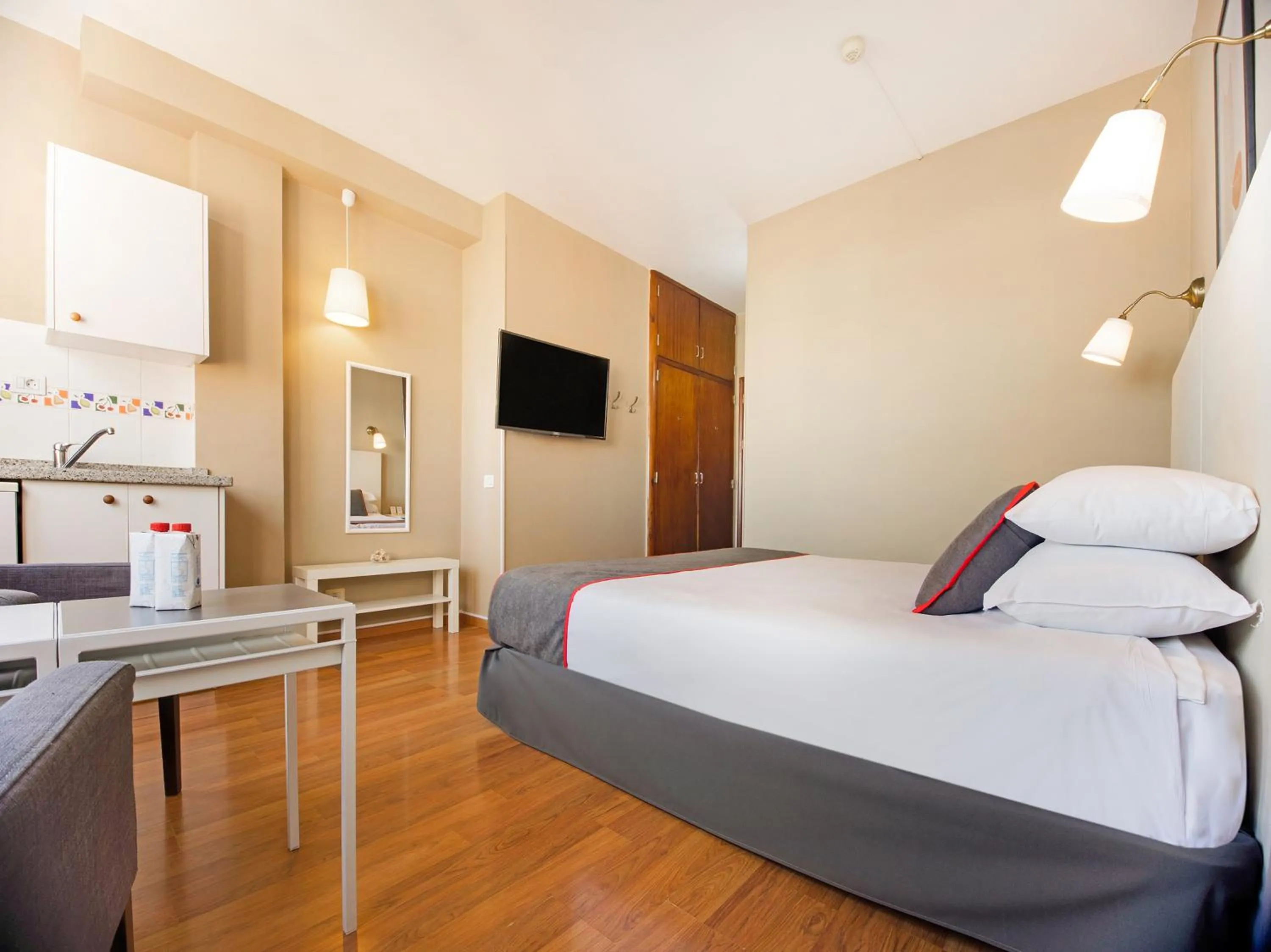 Bedroom, Bed in Miami Santa Catalina