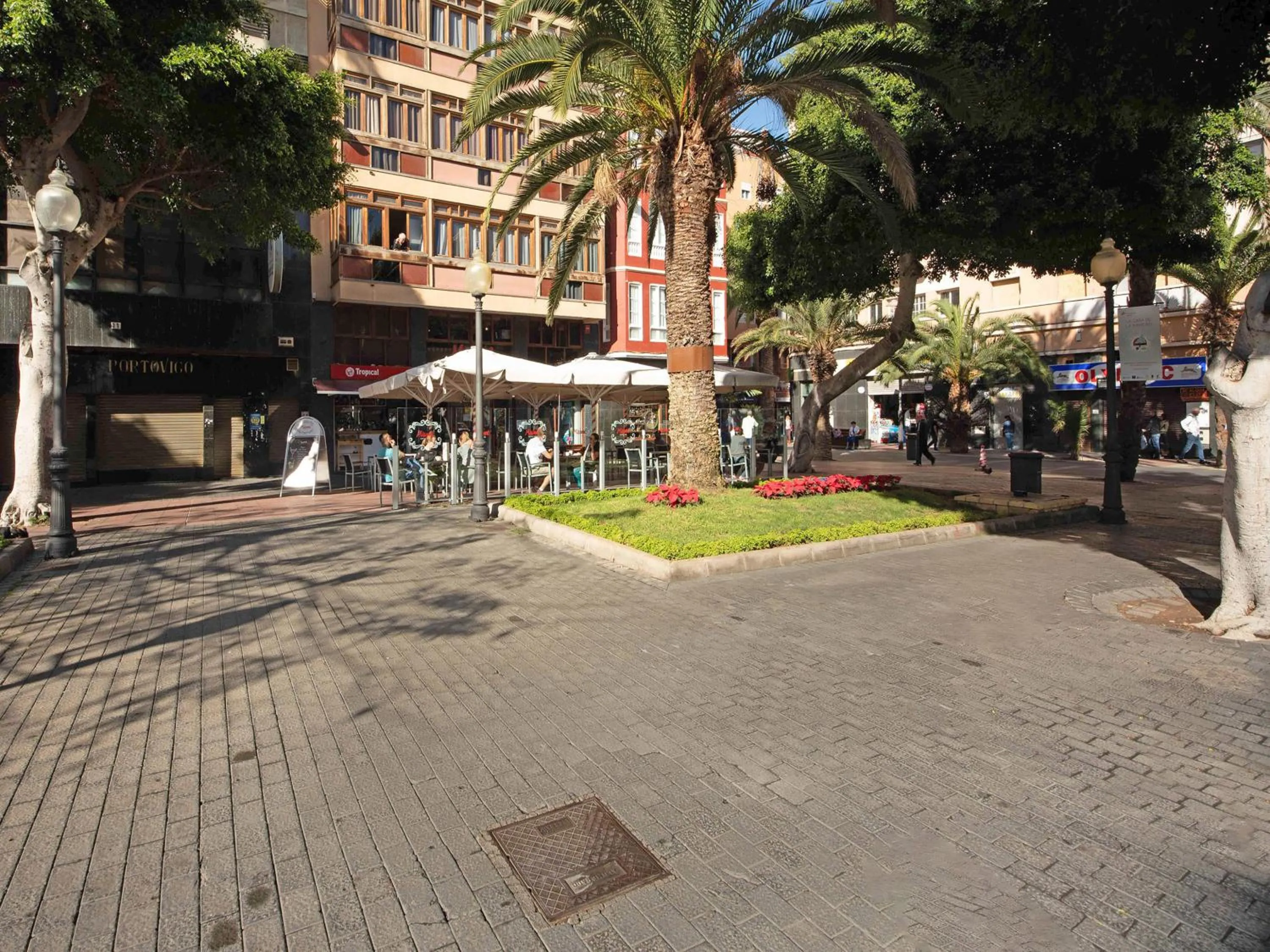 Property building in Miami Santa Catalina