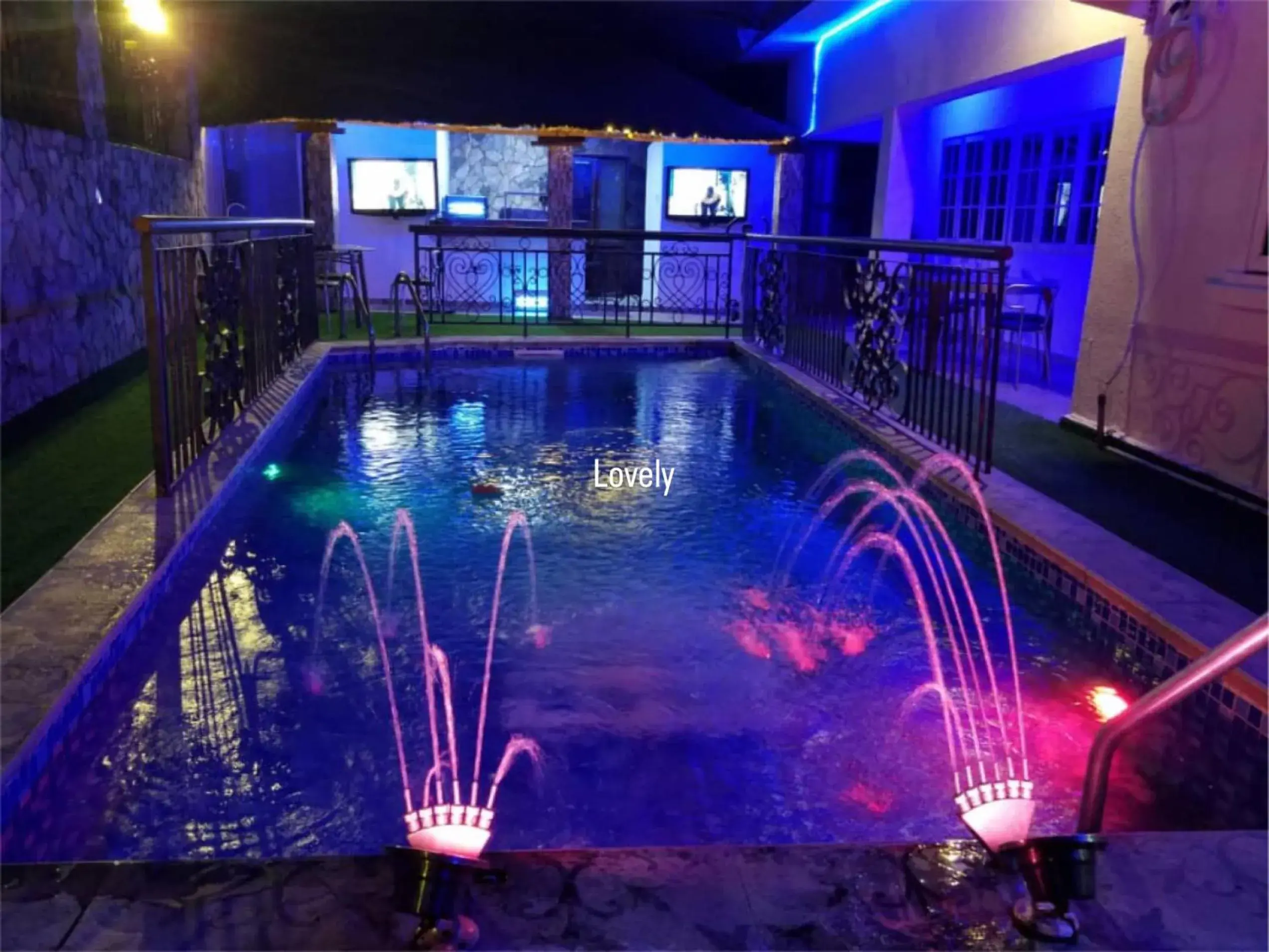Flora Suites Flora Suites