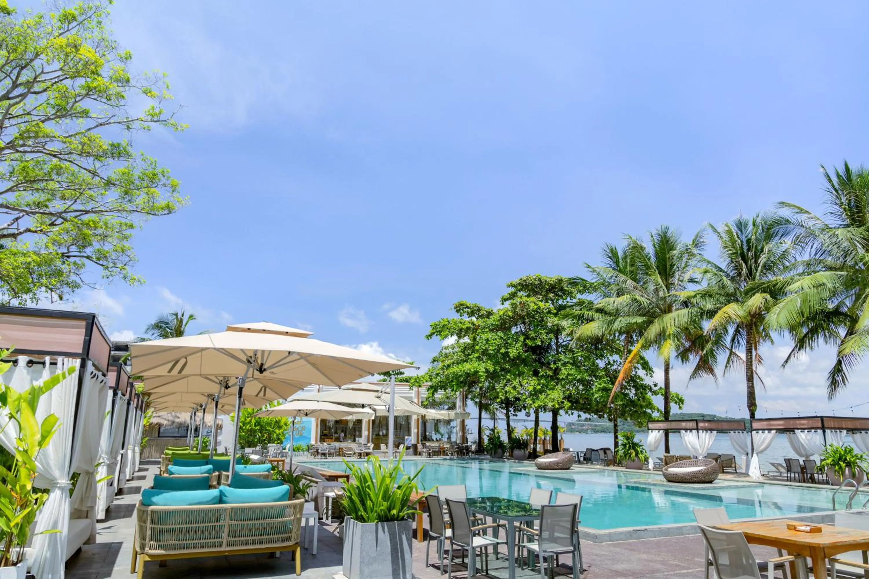 Swimming pool in Queenco Hotel & Casino