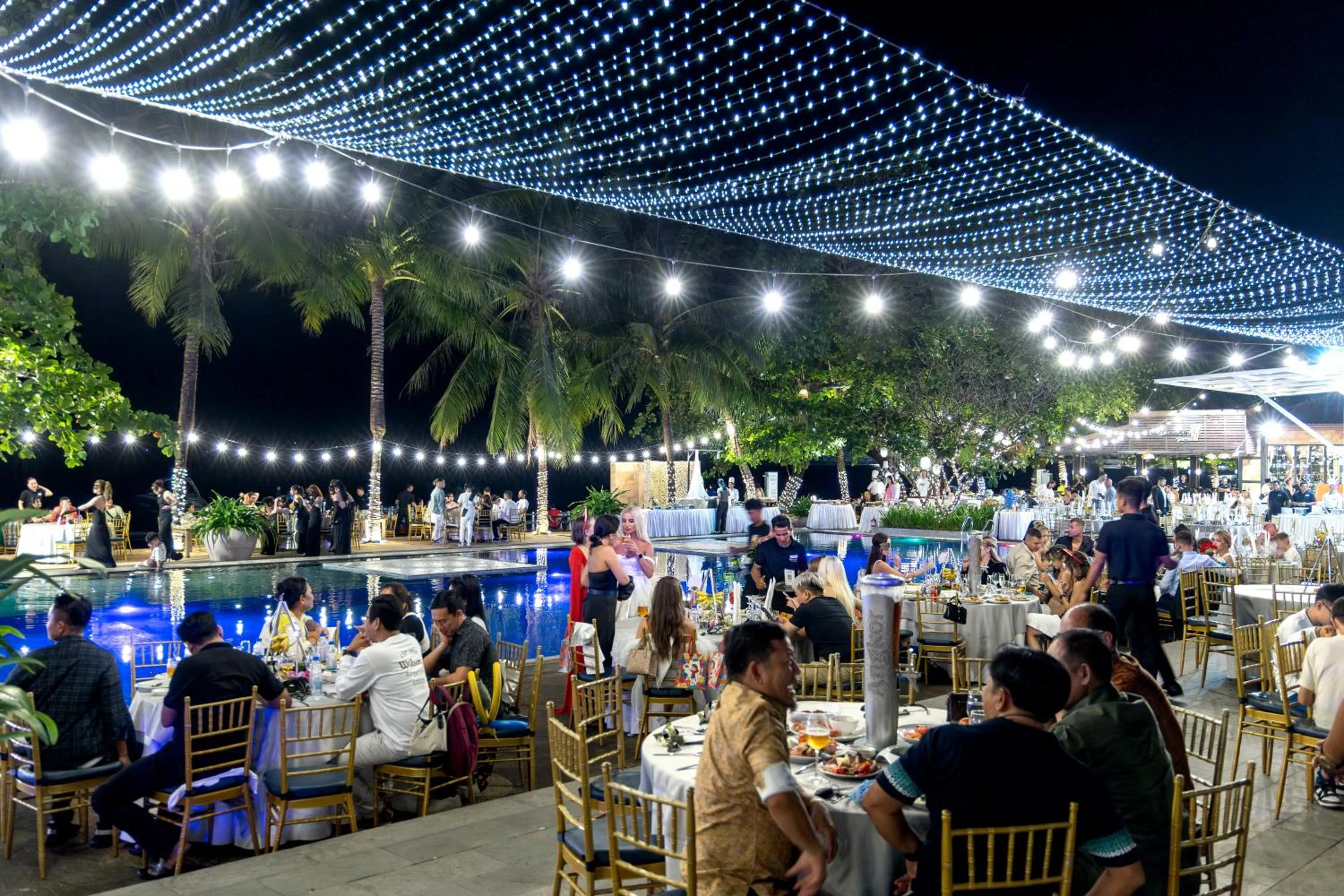 Restaurant/places to eat in Queenco Hotel & Casino