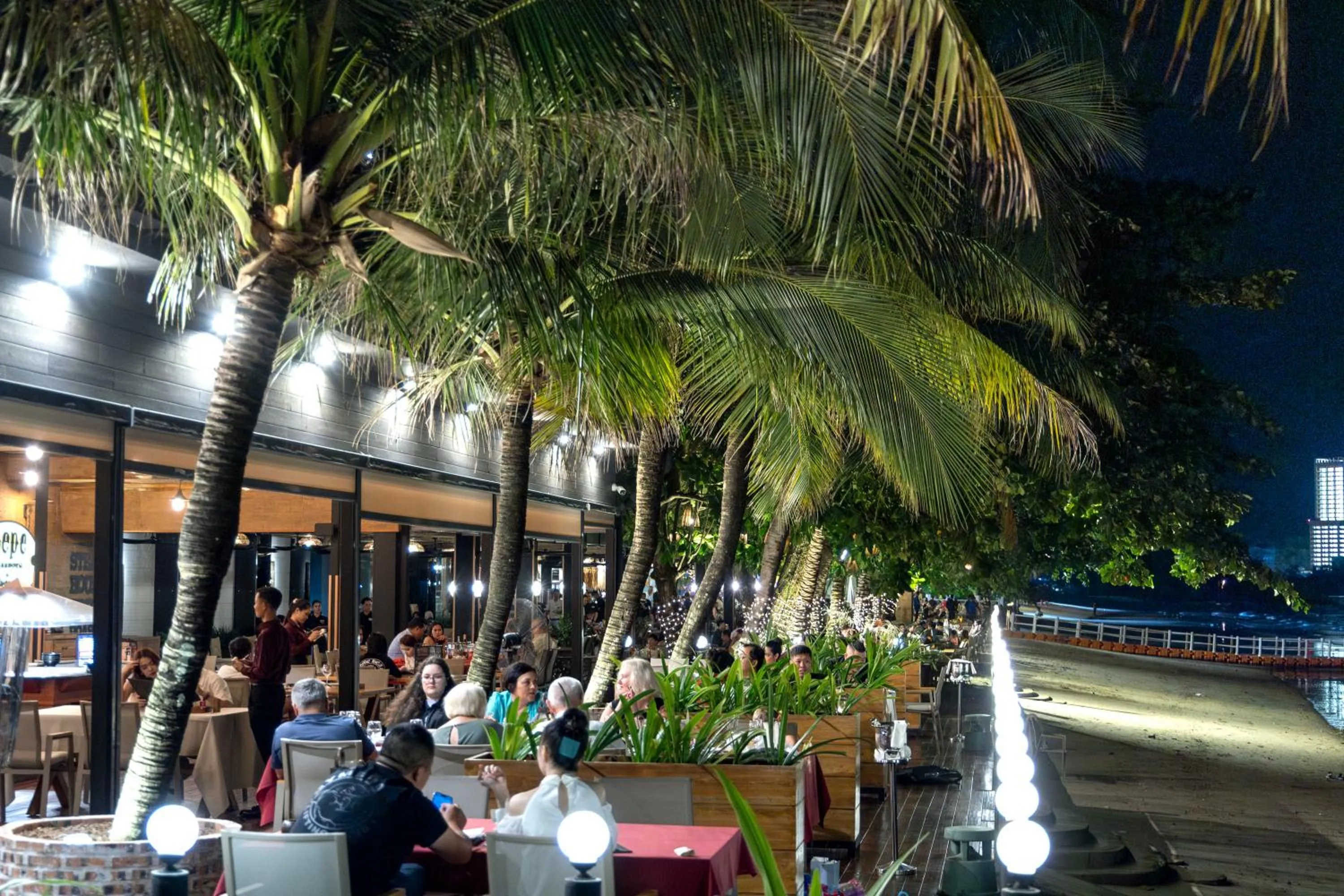 Restaurant/places to eat in Queenco Hotel & Casino