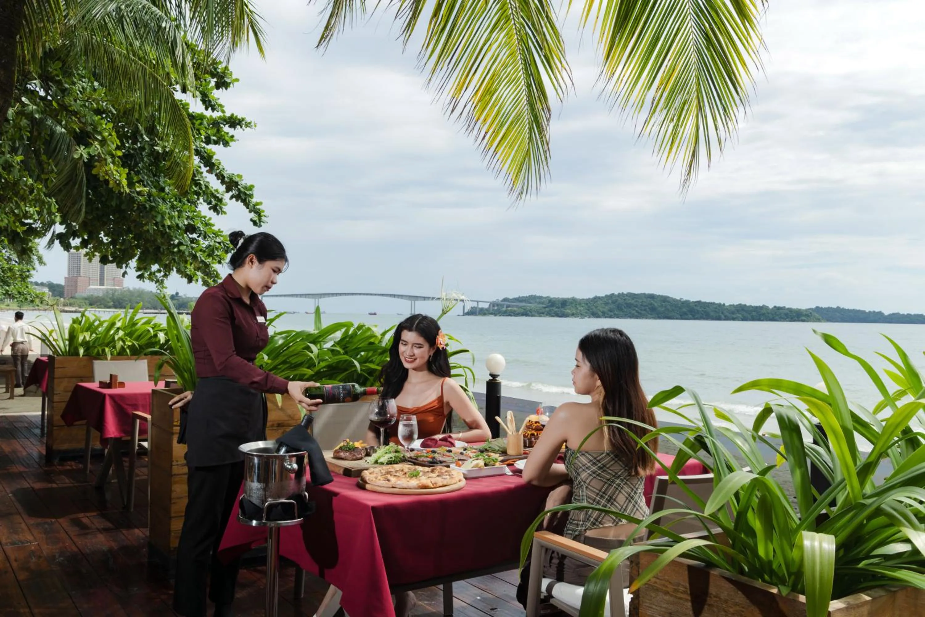 Restaurant/places to eat in Queenco Hotel & Casino