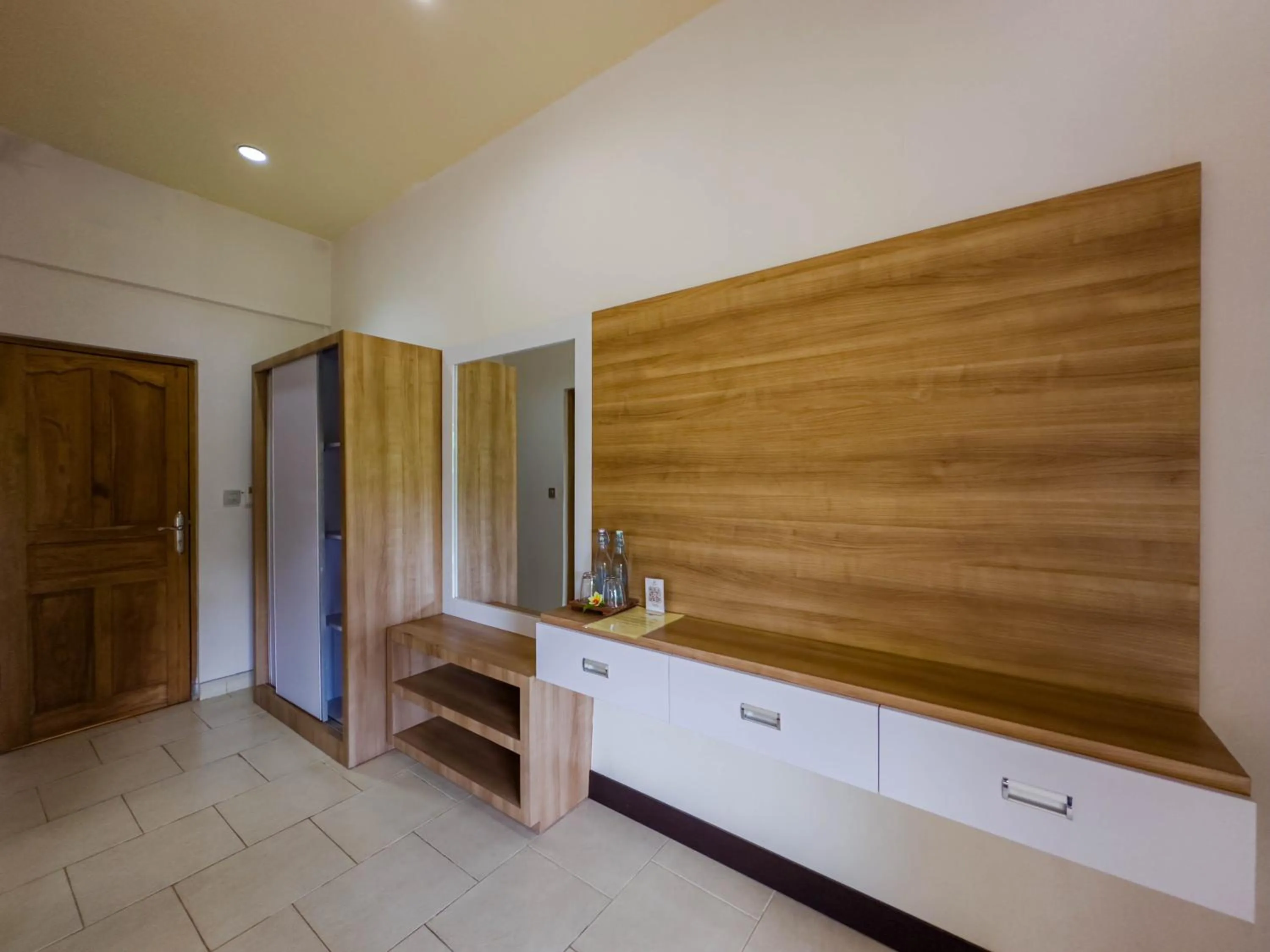 wardrobe in Ubud Sari Health Resort