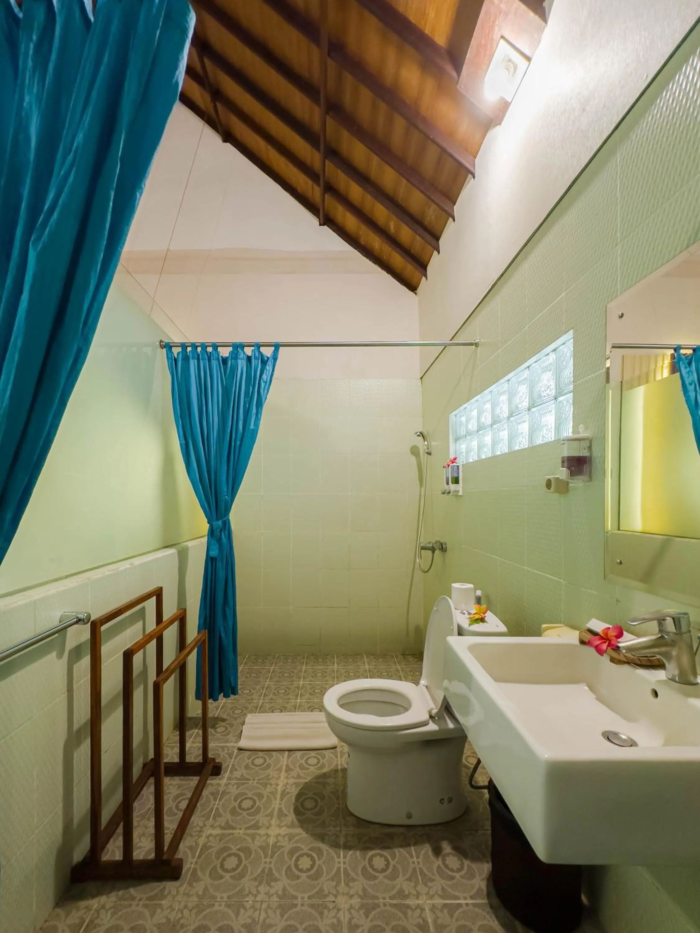 Bathroom in Ubud Sari Health Resort