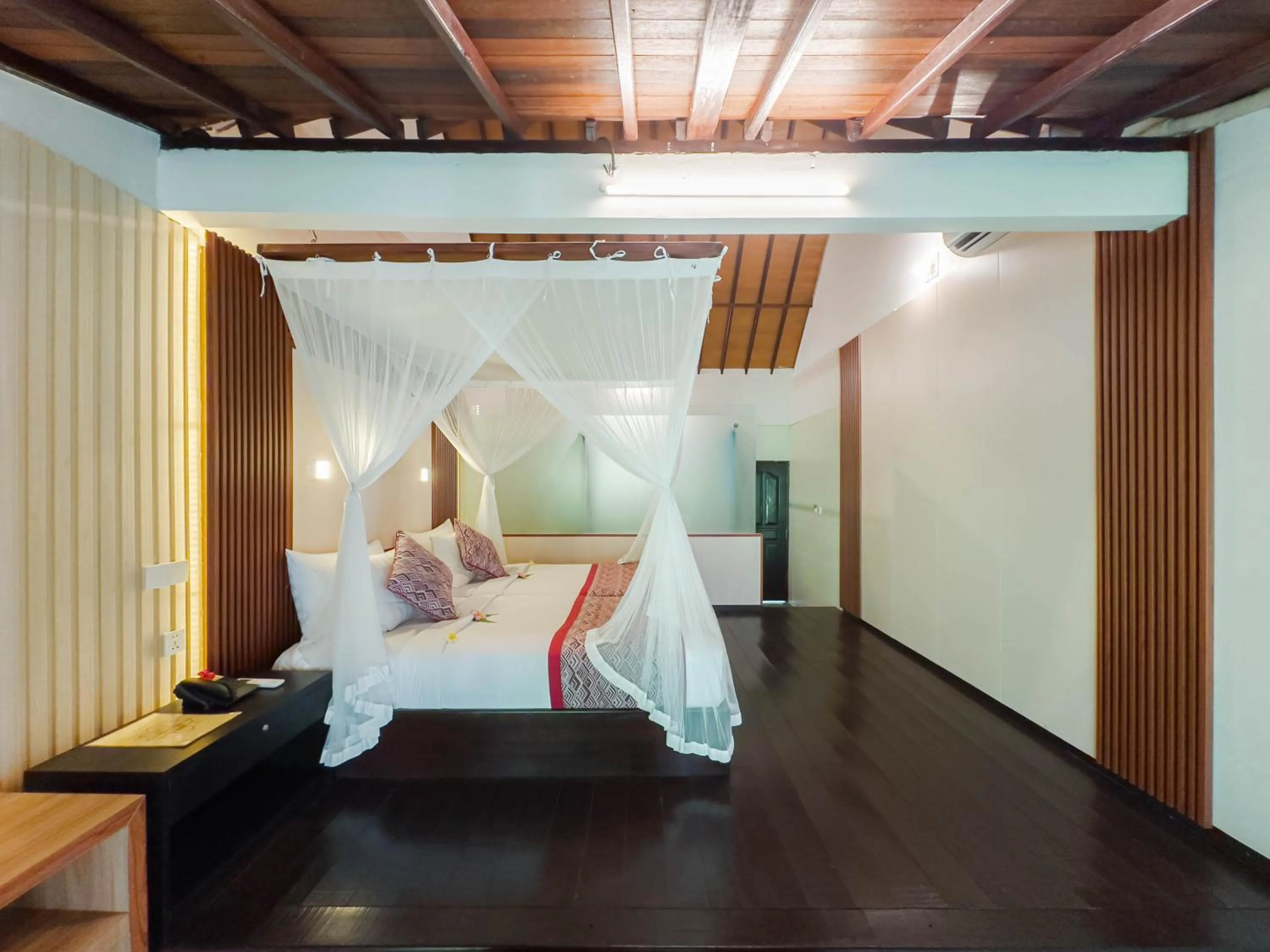 Bedroom, Bed in Ubud Sari Health Resort