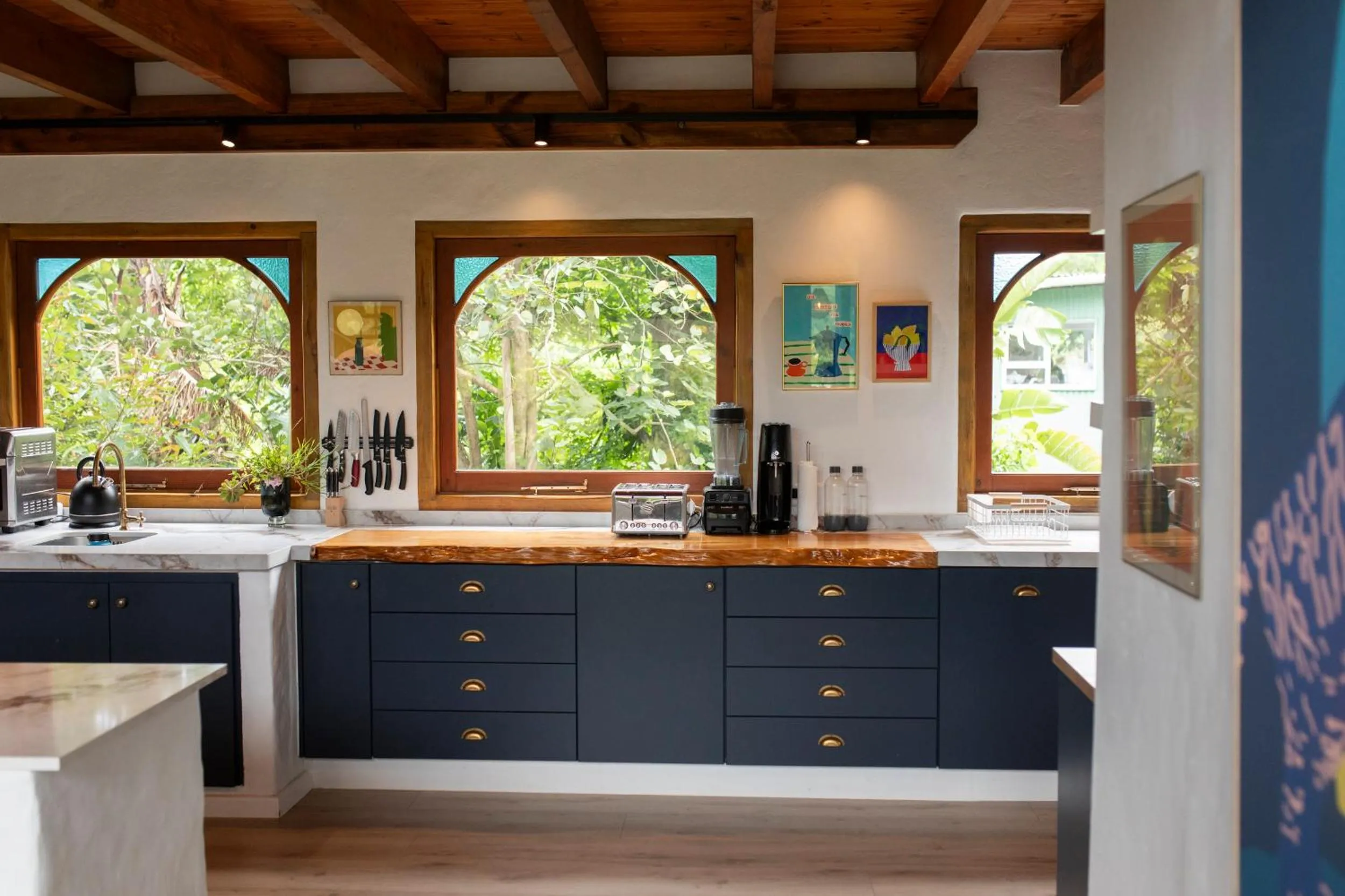 Kitchen or kitchenette in Moonshine on Whiskey Creek