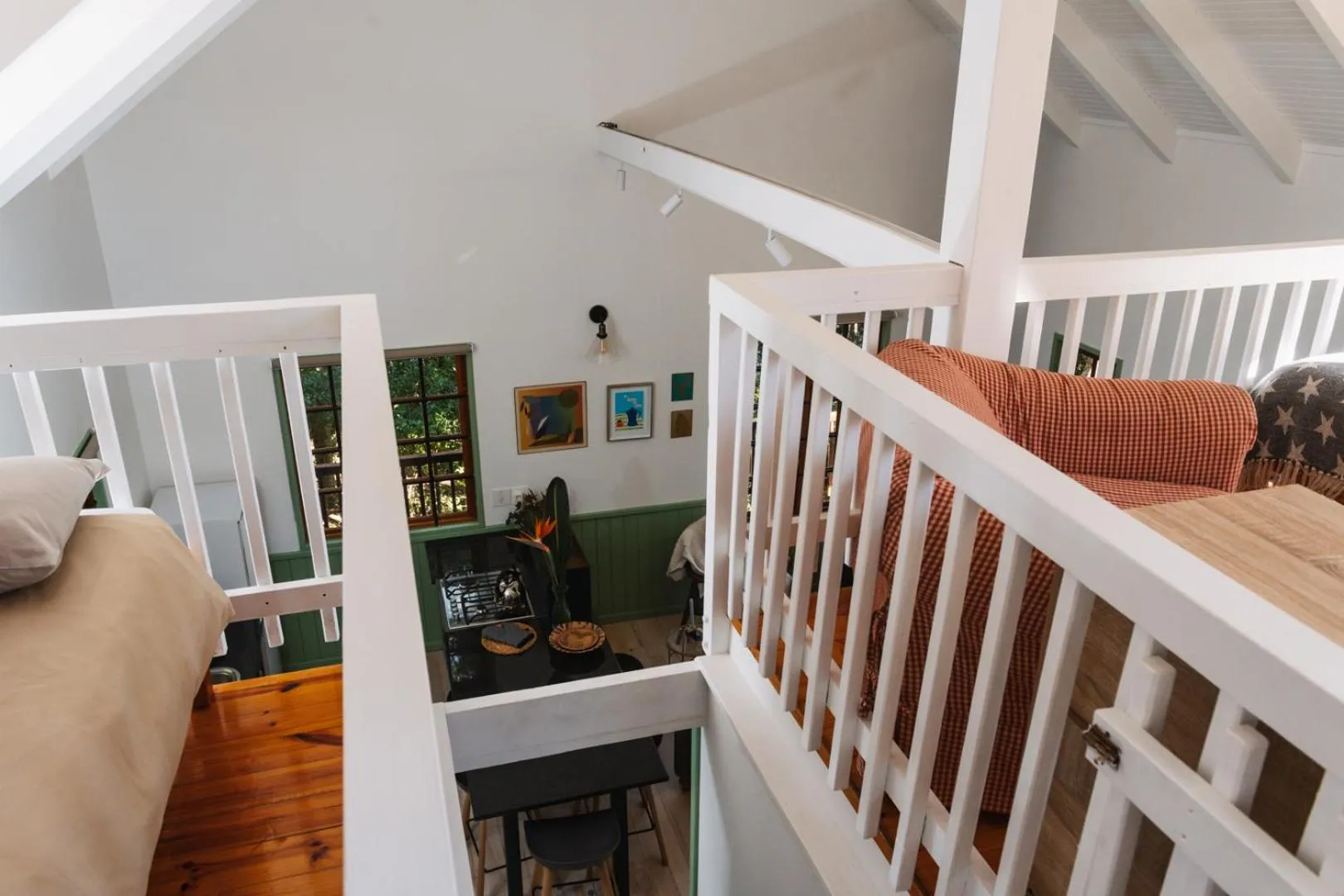 Living room in Moonshine on Whiskey Creek