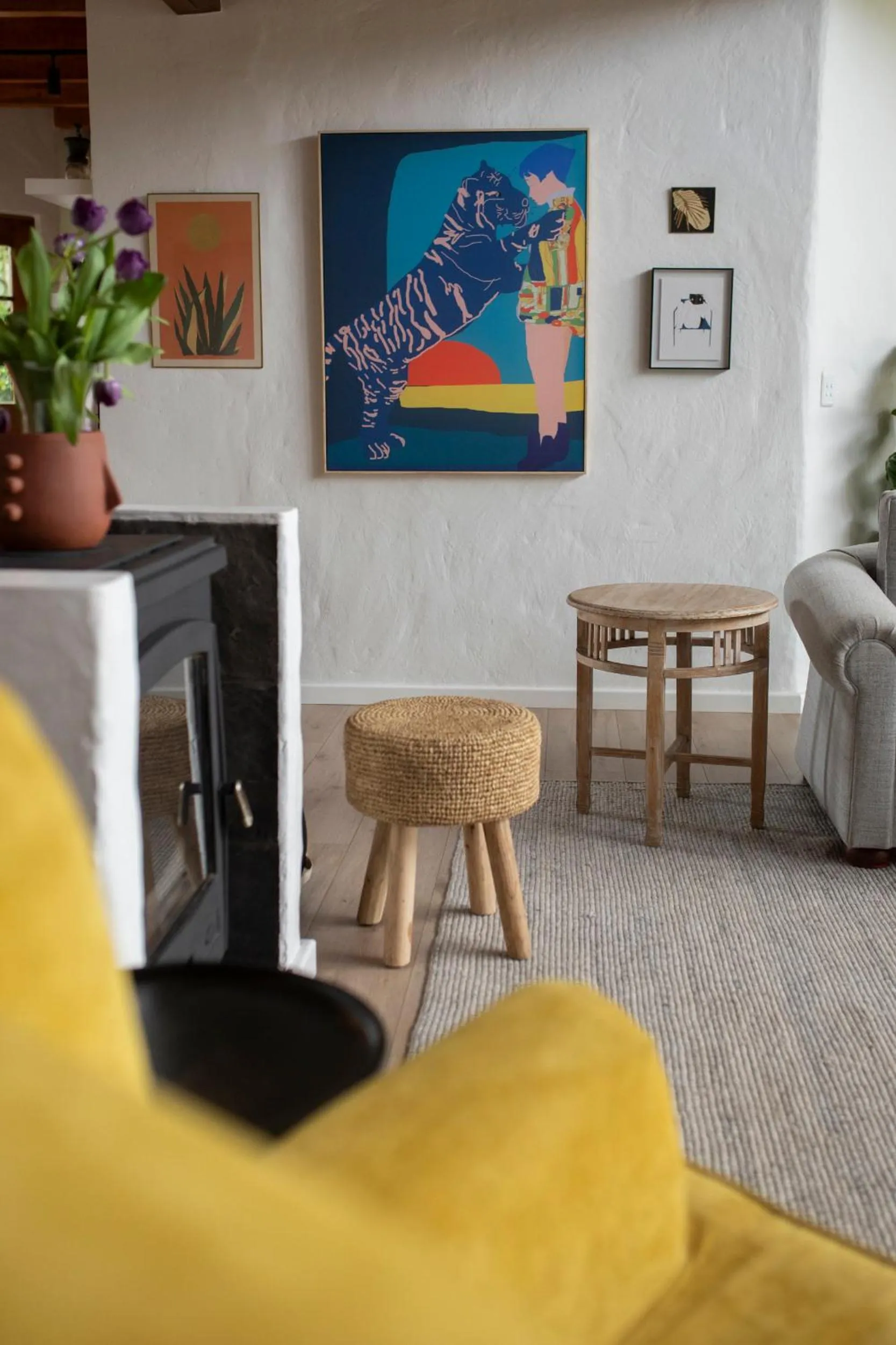 Living room in Moonshine on Whiskey Creek