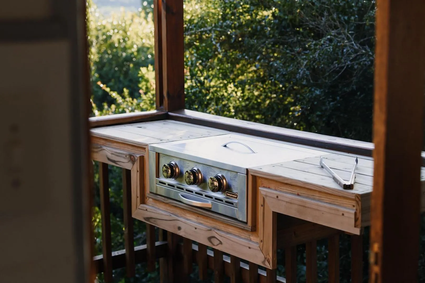 BBQ facilities in Moonshine on Whiskey Creek