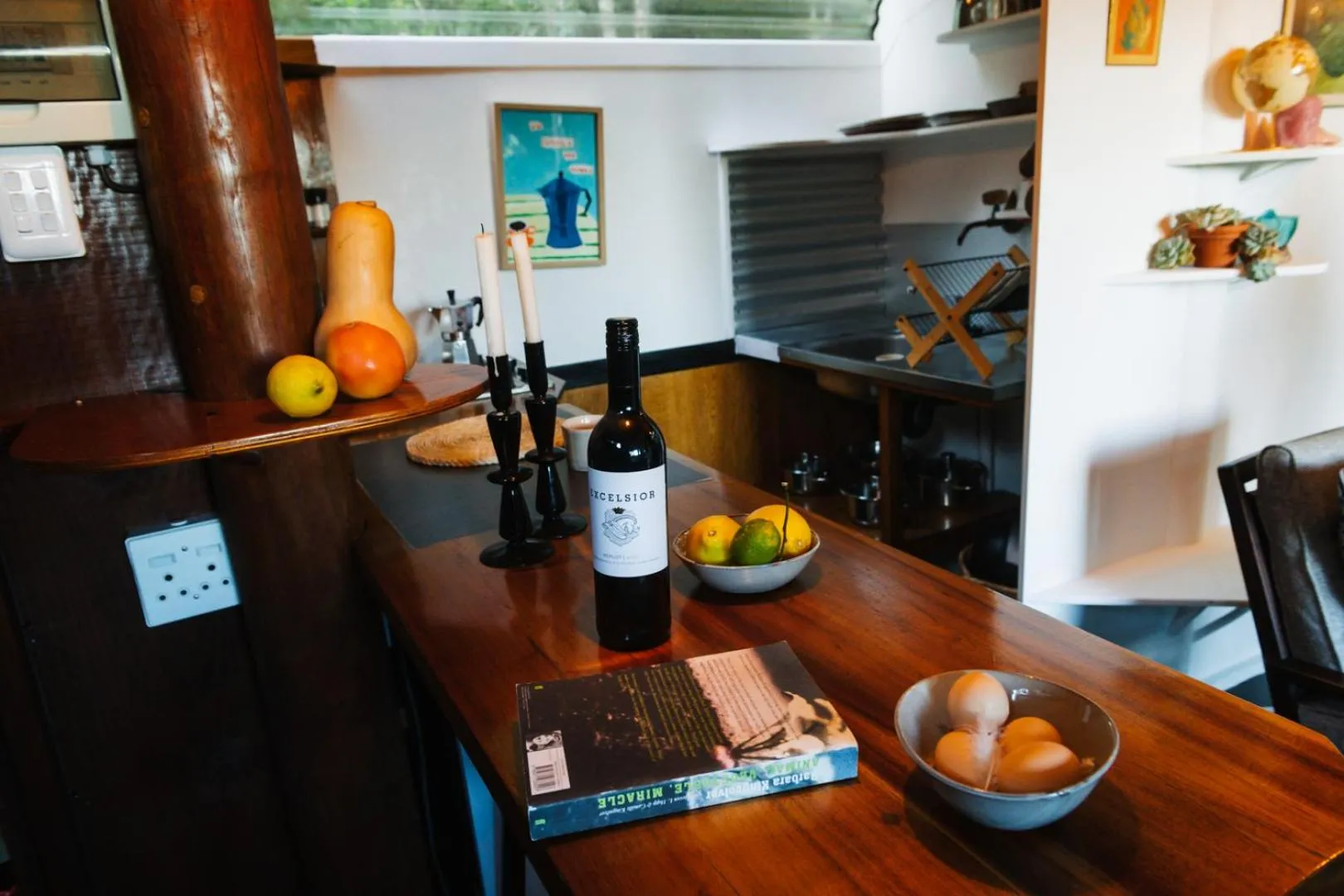 Coffee/tea facilities in Moonshine on Whiskey Creek