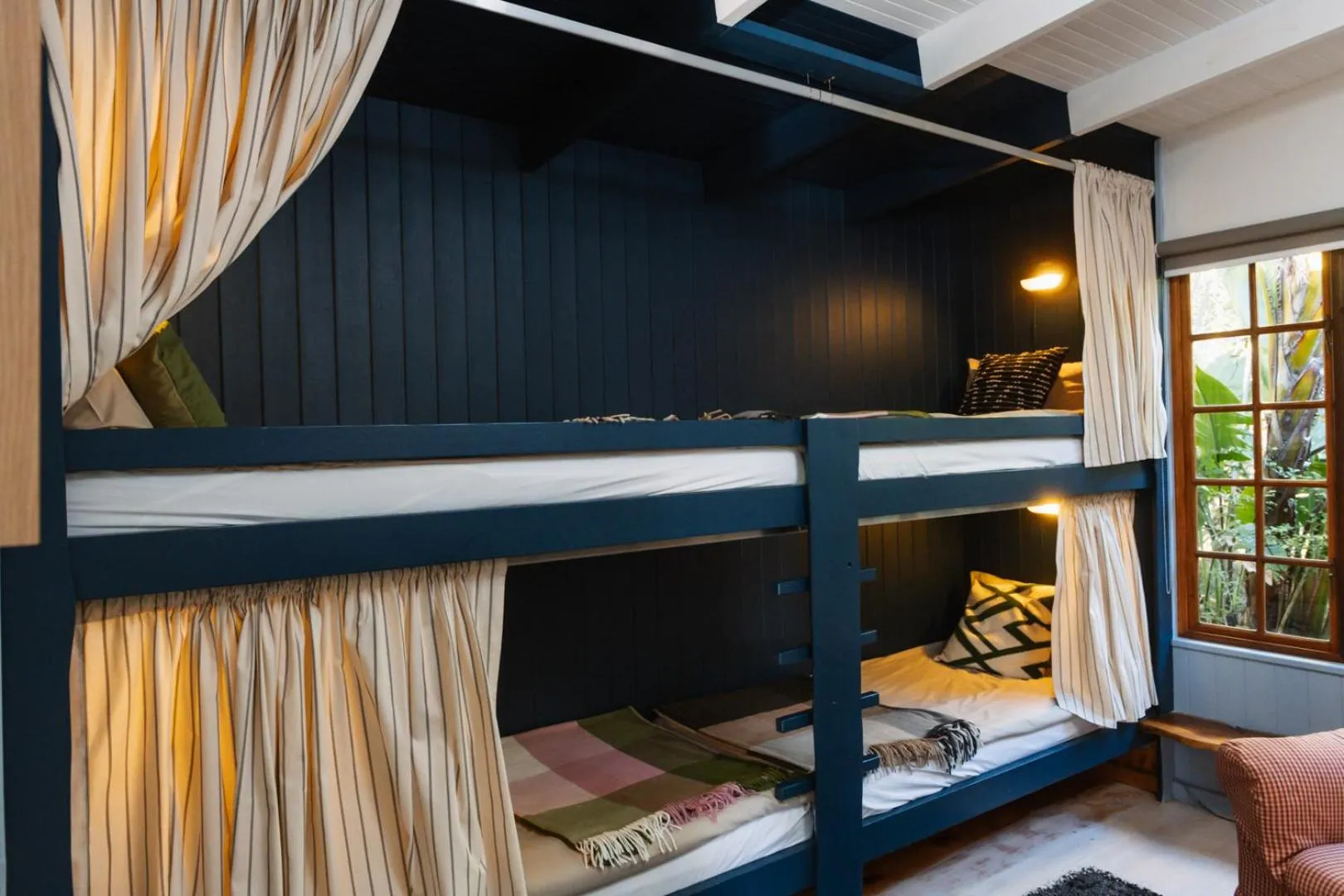 Bedroom, Bed in Moonshine on Whiskey Creek