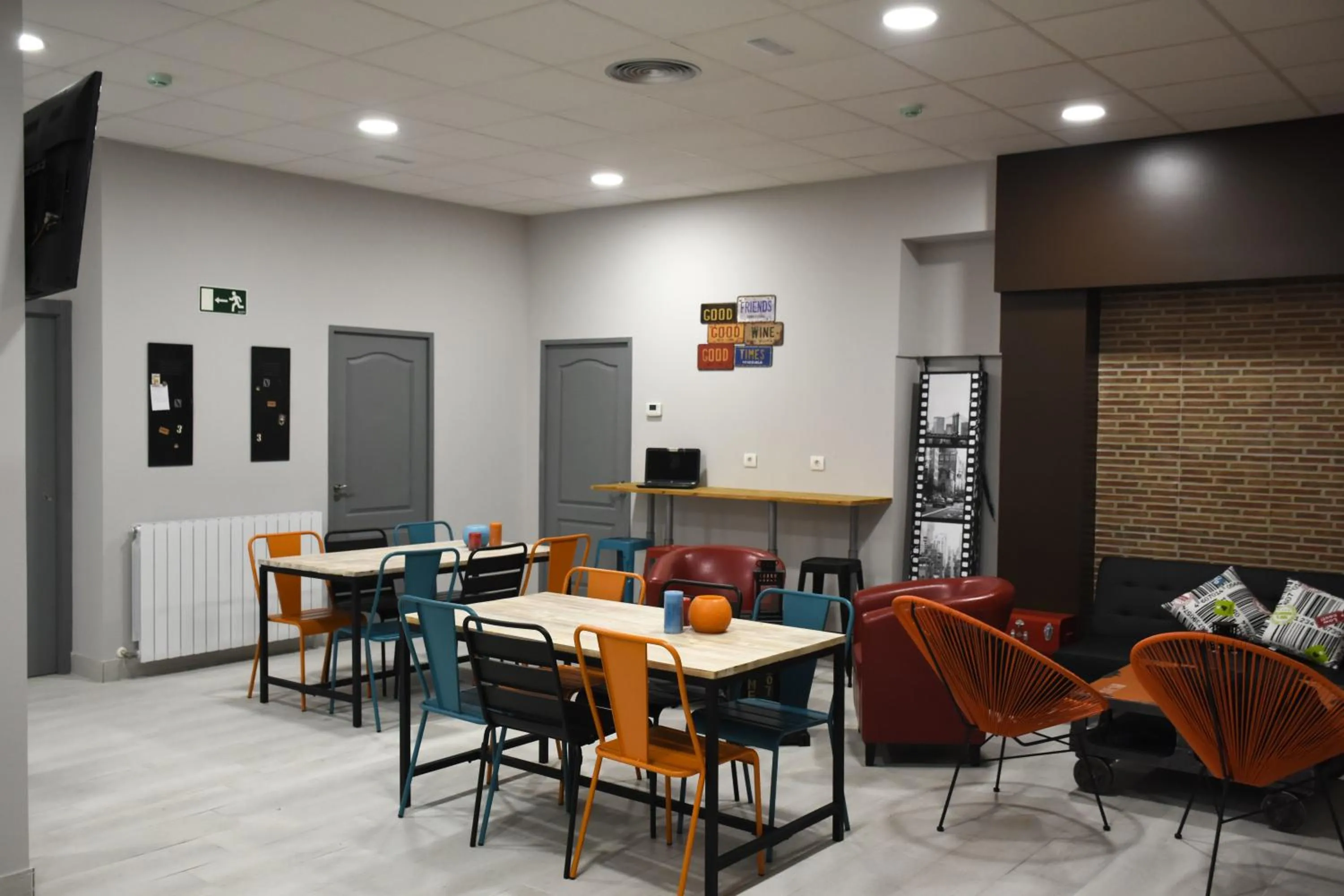 Lounge or bar in Albergue Bide-Ona