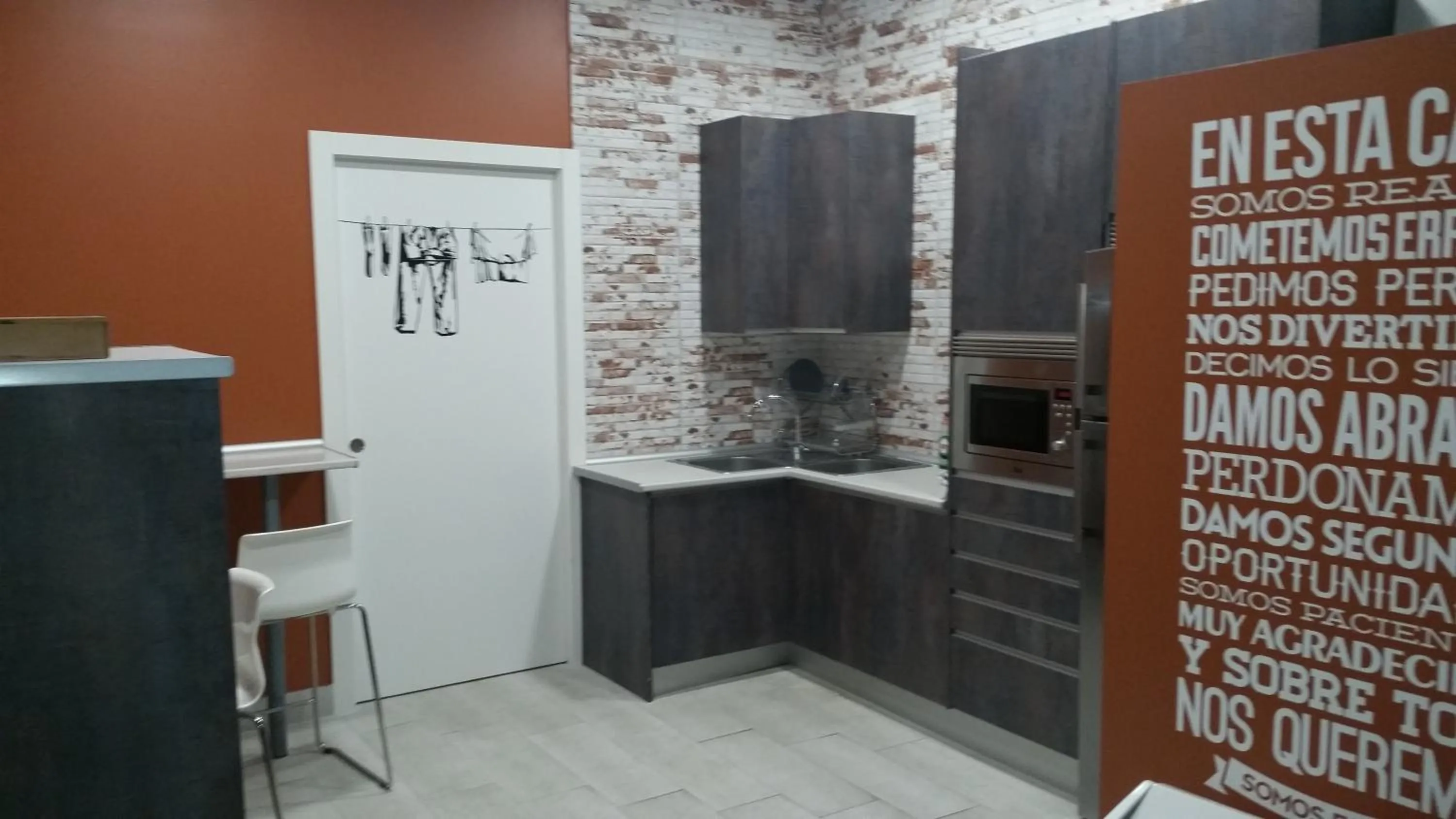 Kitchen or kitchenette in Albergue Bide-Ona