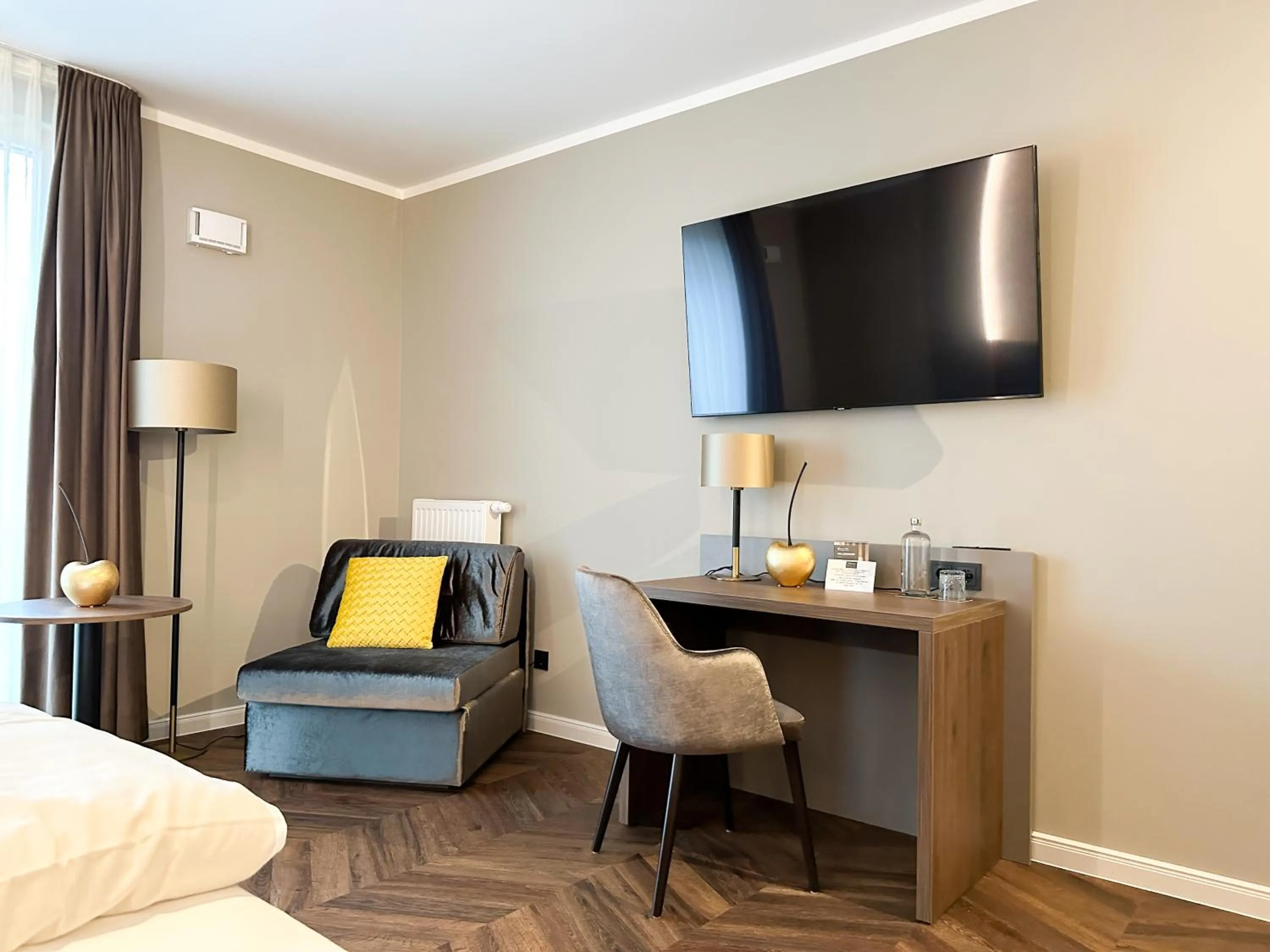 Seating area, Bed in Hotel Restaurant Hackmann-Atter