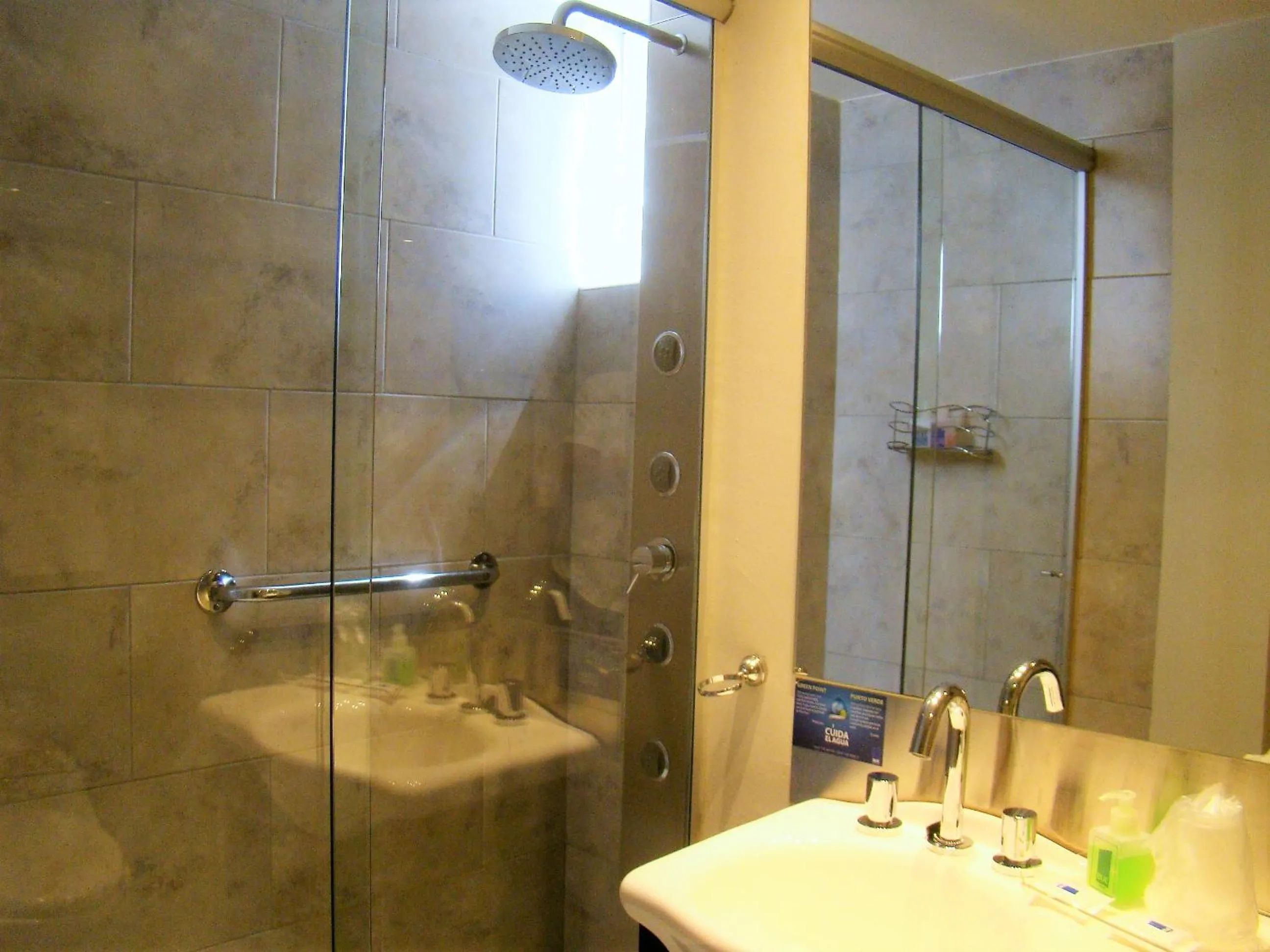 Shower in Bue Hotel