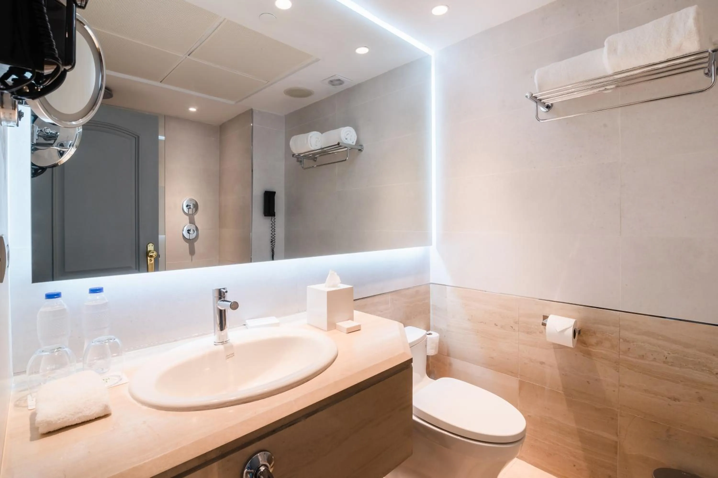 Bathroom in Catalonia Santo Domingo