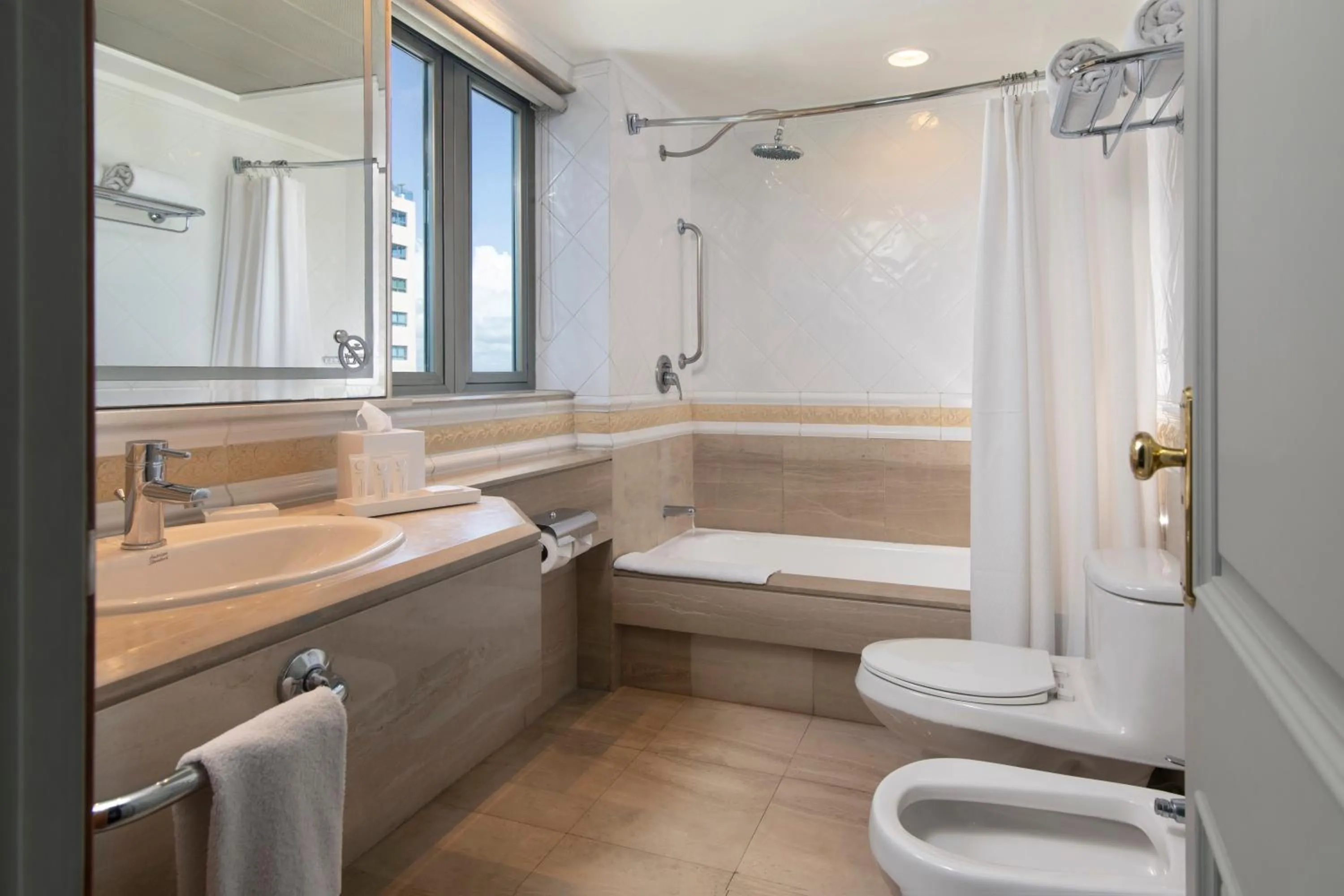 Shower in Catalonia Santo Domingo