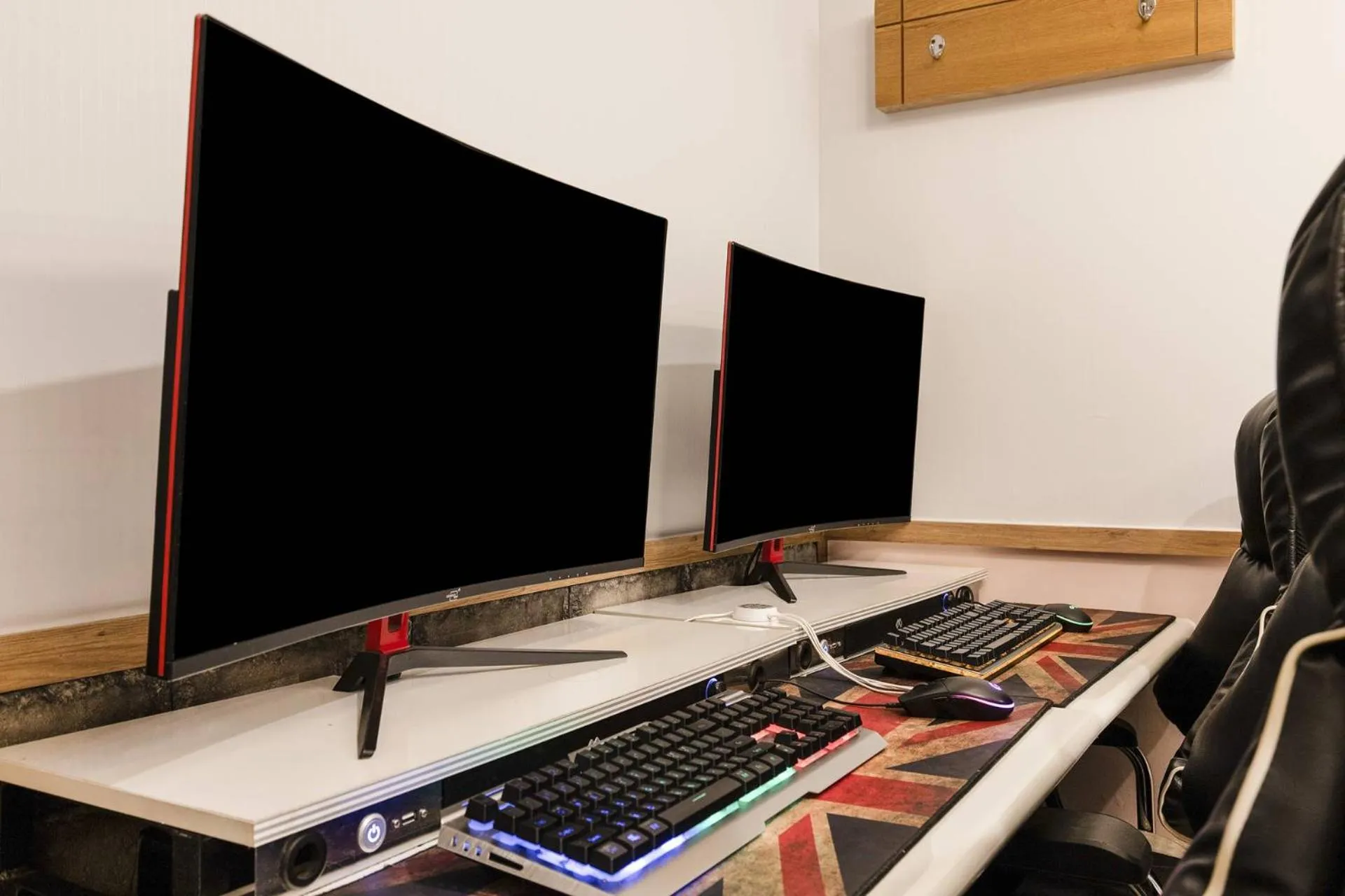 TV and multimedia in Yeongdeungpo Komodo Hotel