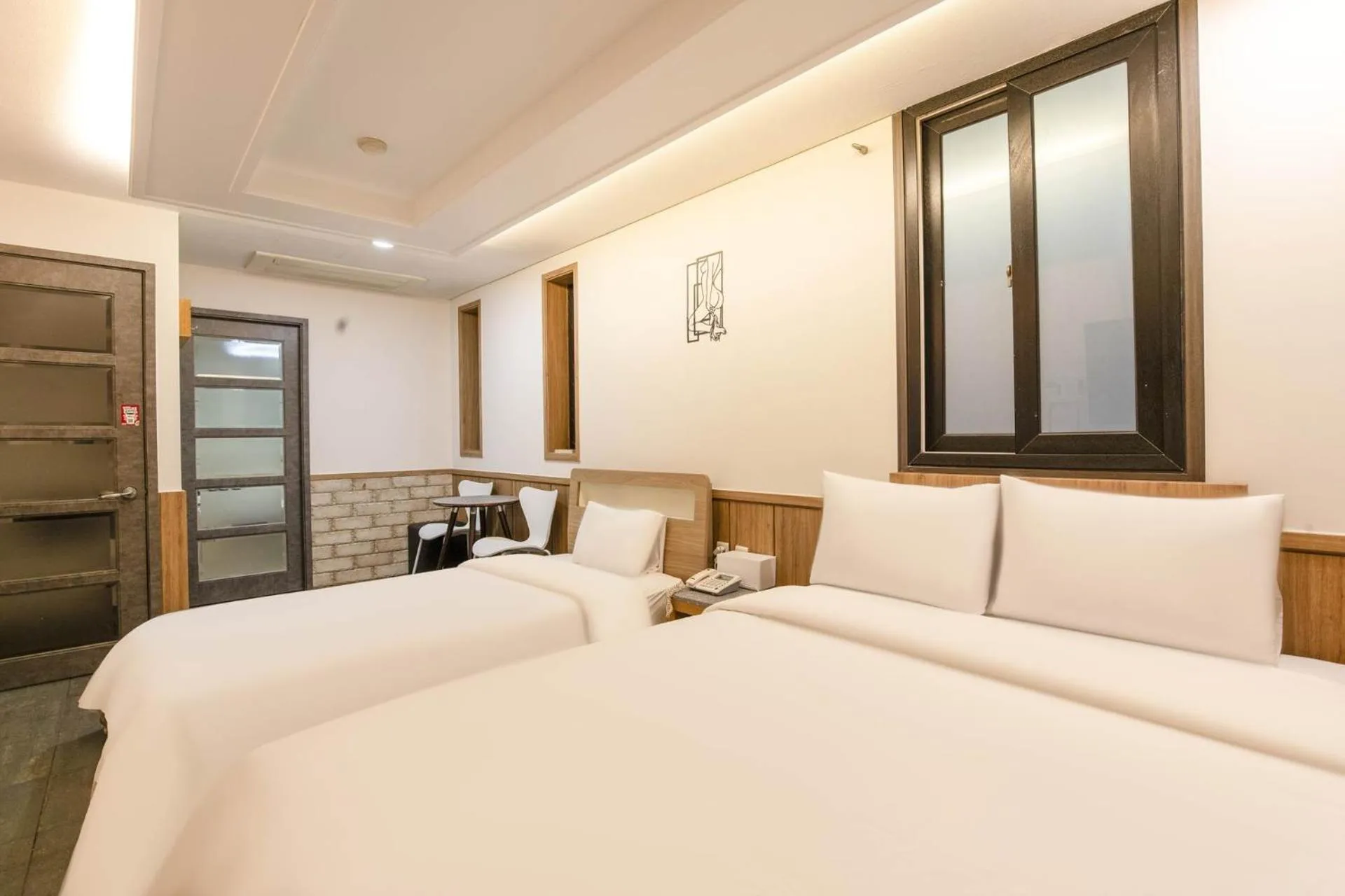 Bedroom, Bed in Yeongdeungpo Komodo Hotel