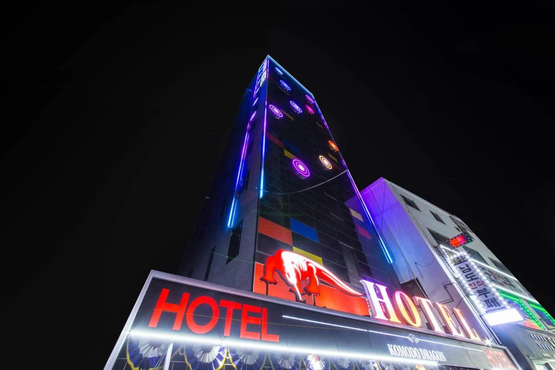 Property building in Yeongdeungpo Komodo Hotel