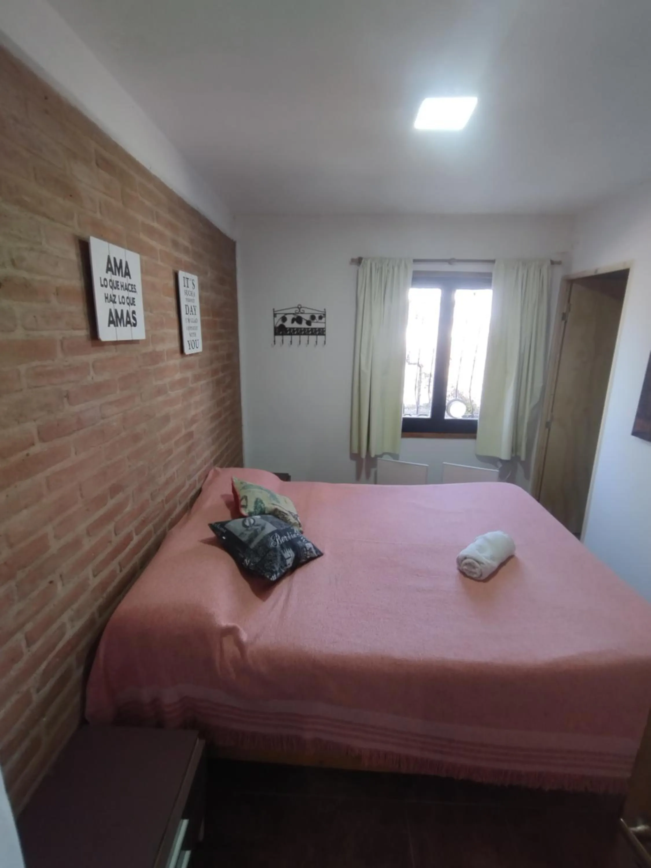 Photo of the whole room, Bed in Amukan Guest House