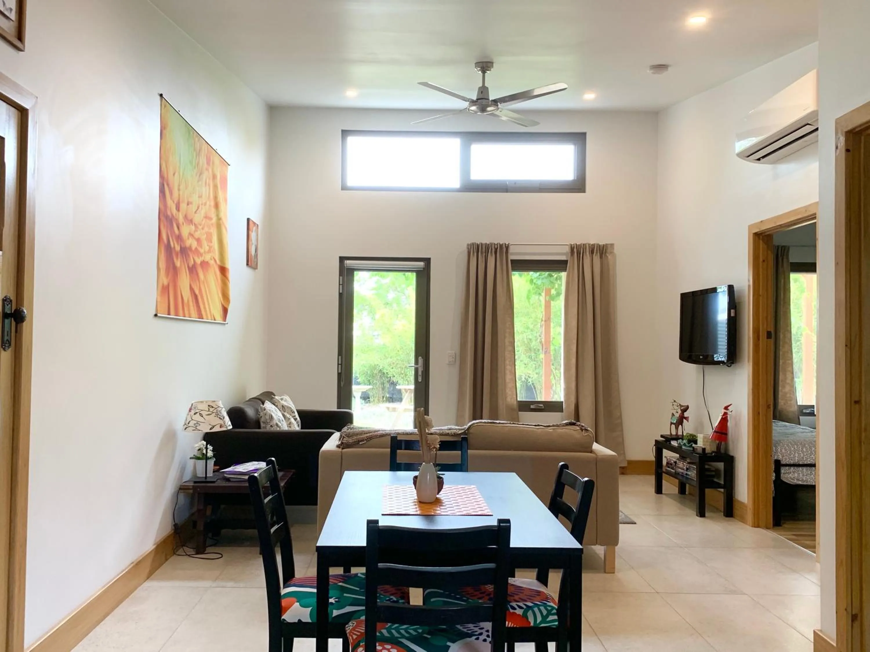 Living room in The Grape and Olive at Willunga