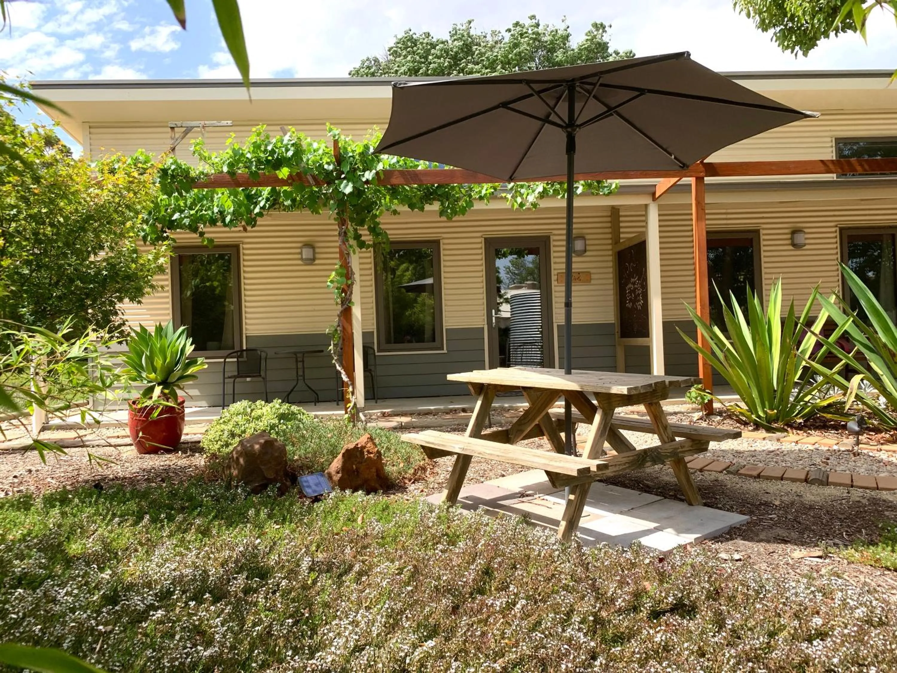 Facade/entrance in The Grape and Olive at Willunga
